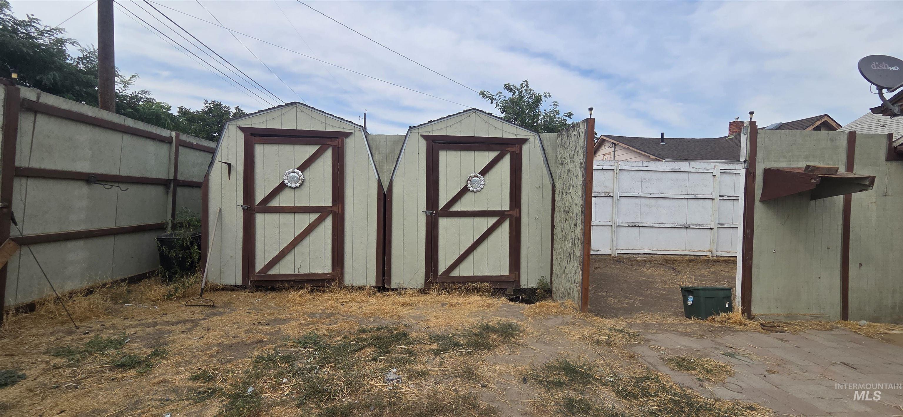 616 8th Property Photo 12