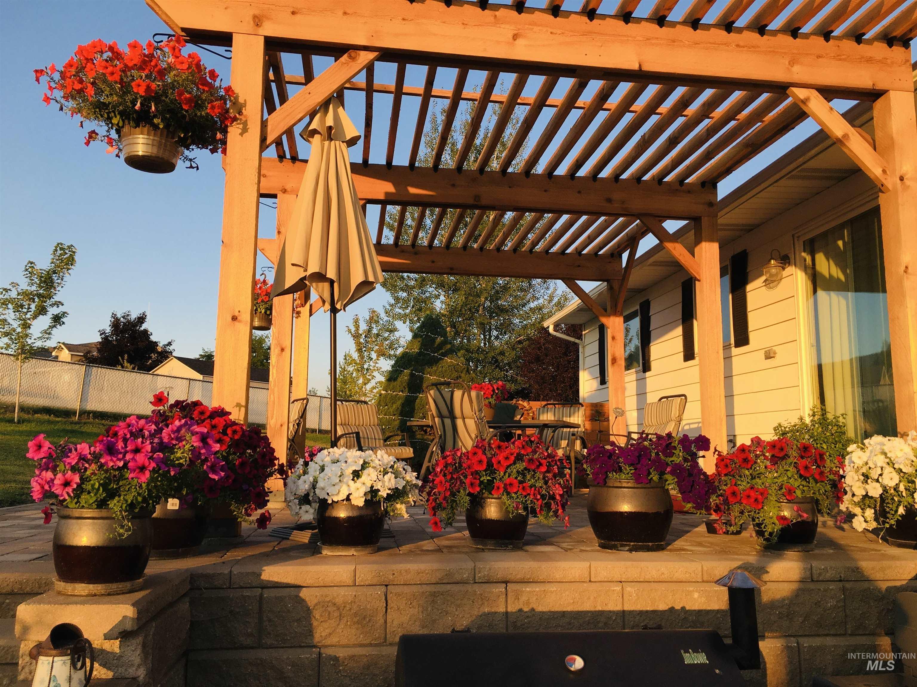 636 Dawn Drive Property Photo 3