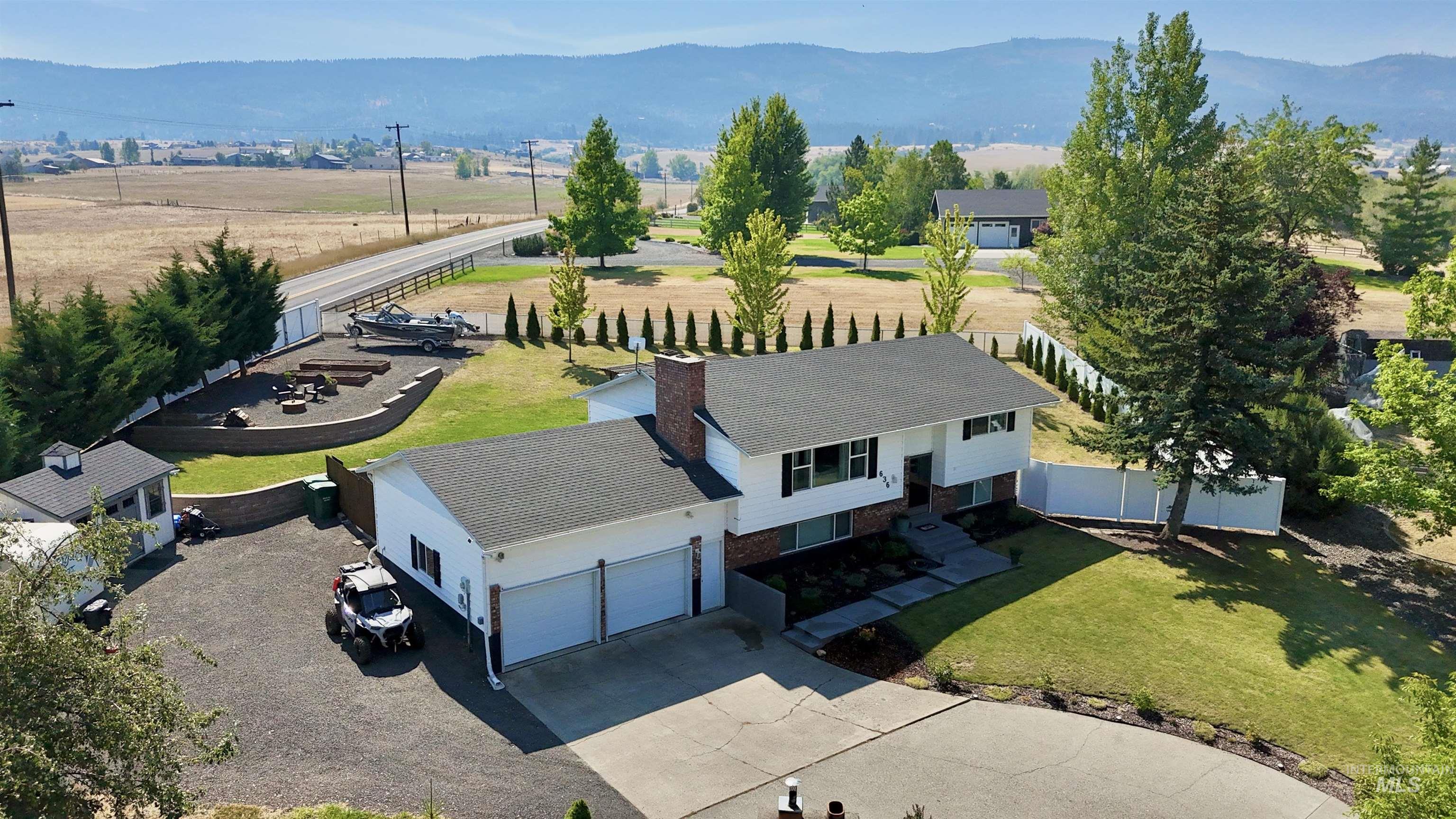 636 Dawn Drive Property Photo 3