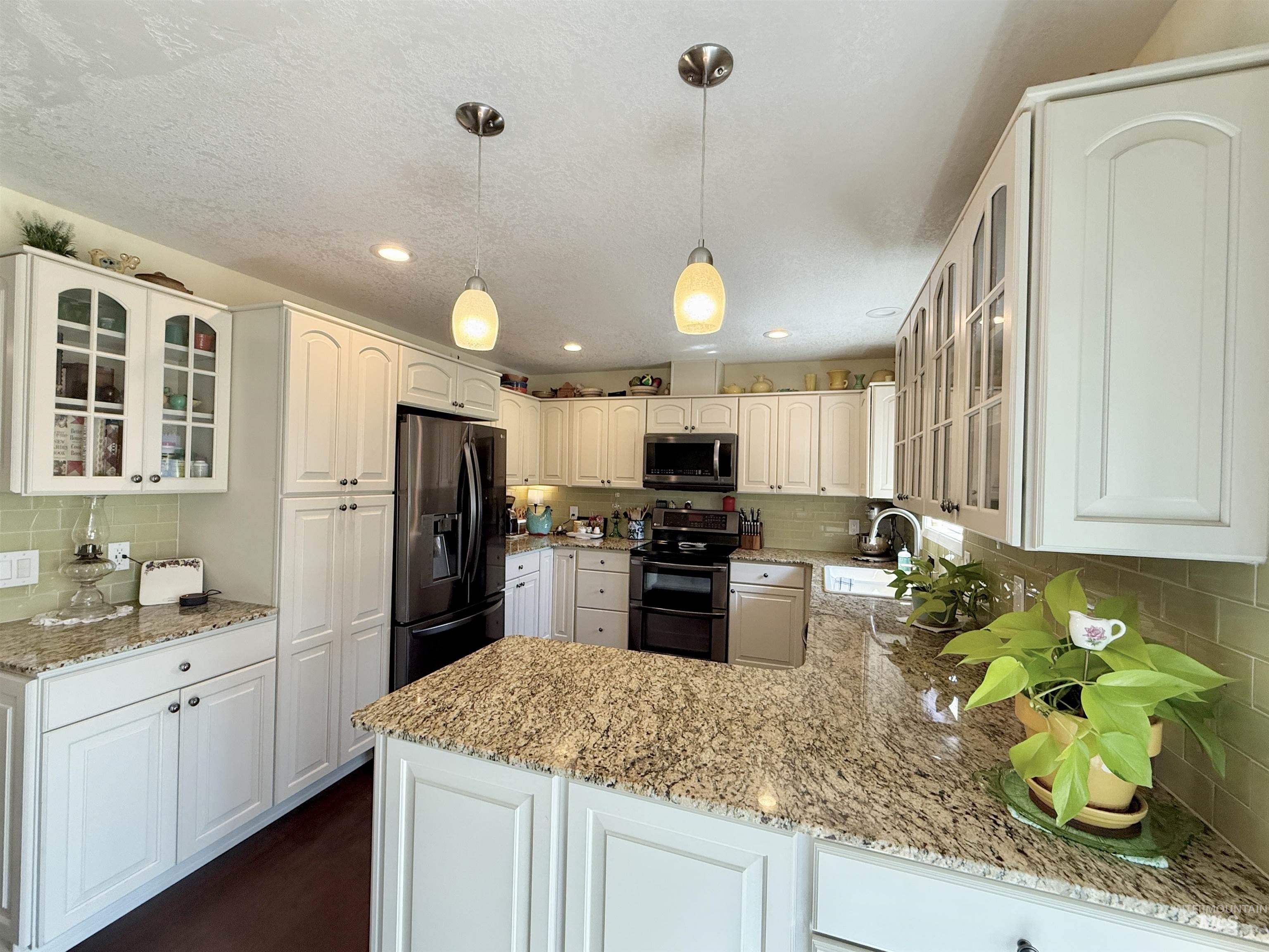 636 Dawn Drive Property Photo 7
