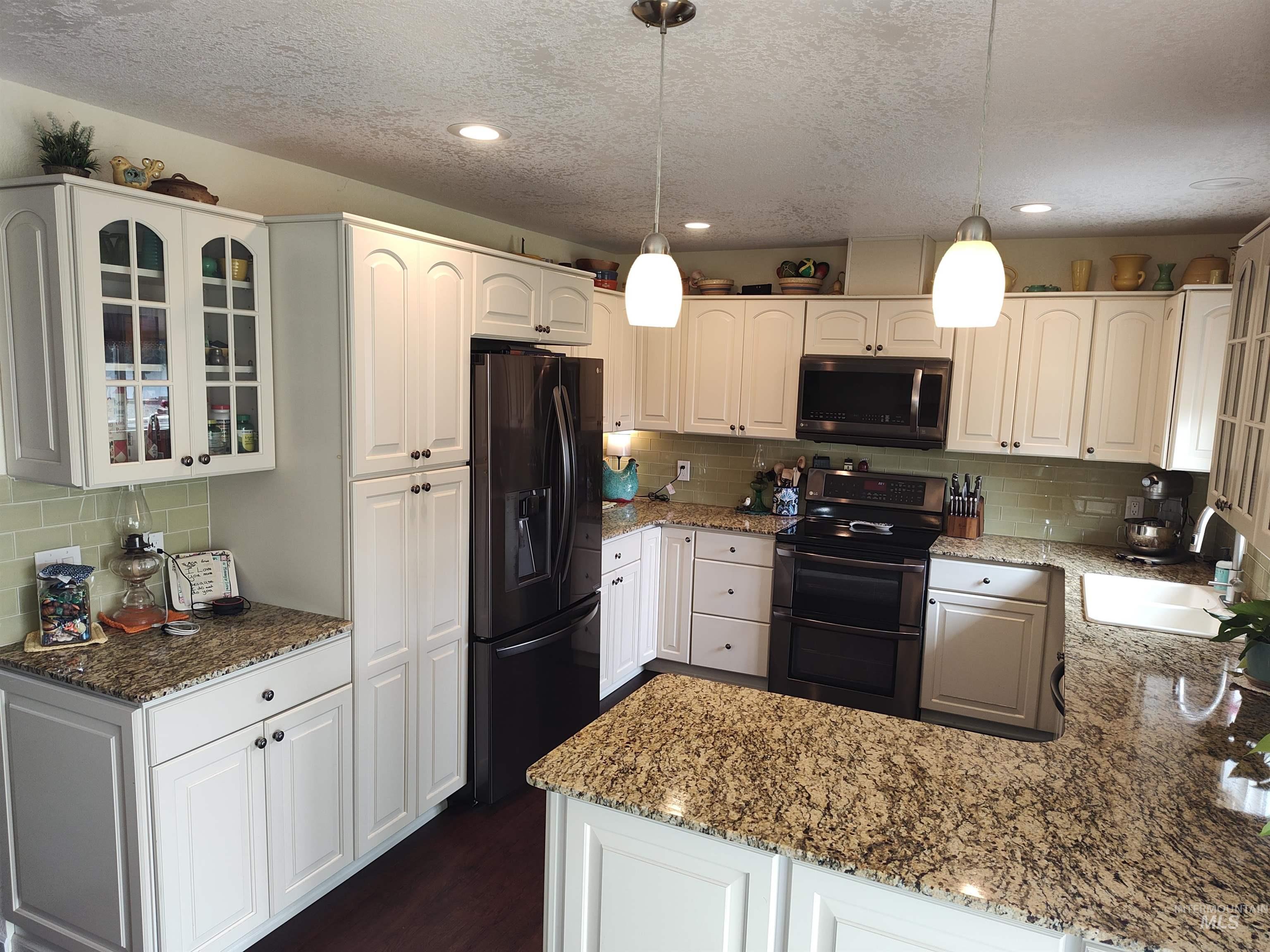 636 Dawn Drive Property Photo 9