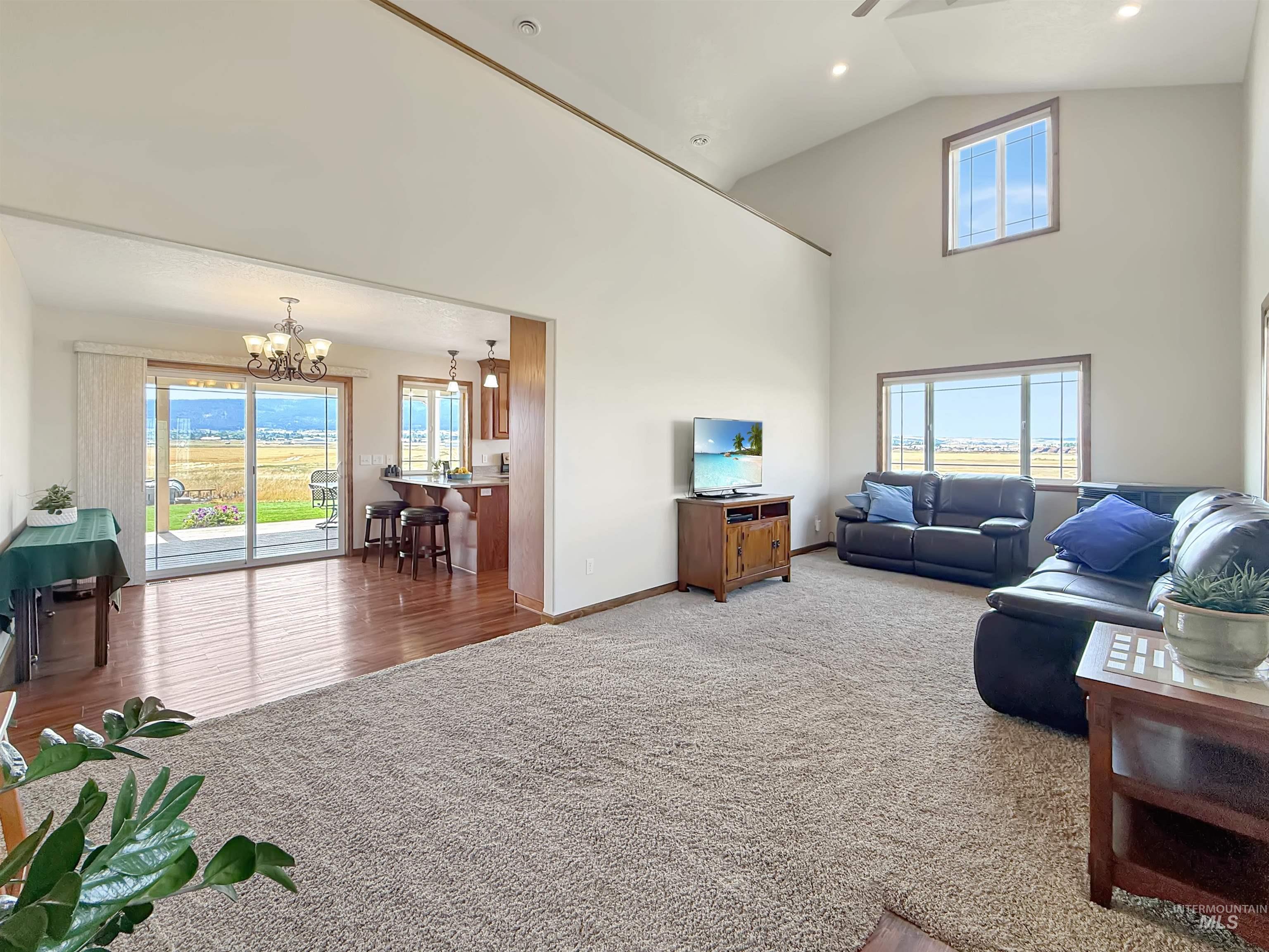 148 Meadow Grass Loop Property Photo 4
