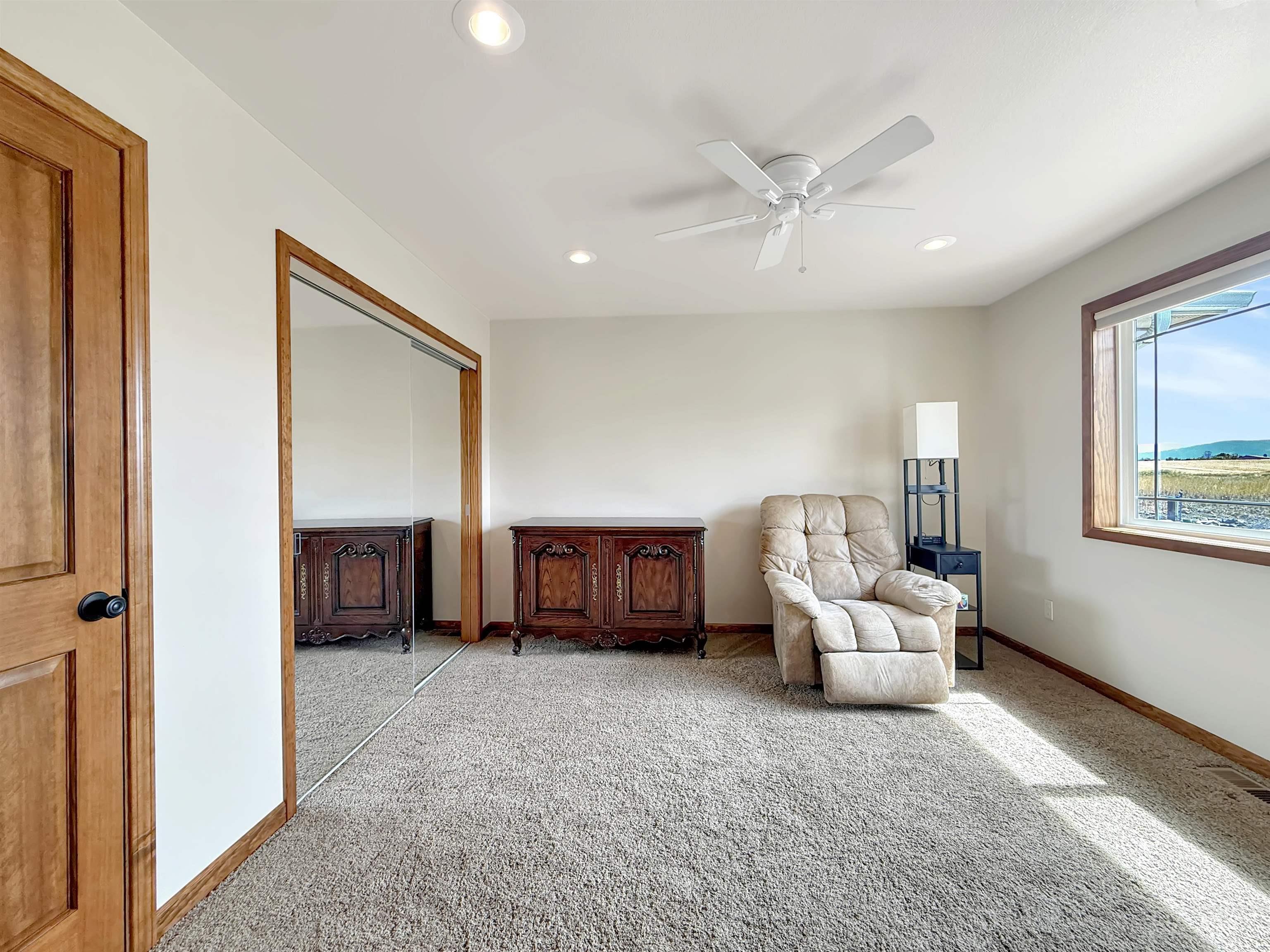 148 Meadow Grass Loop Property Photo 16
