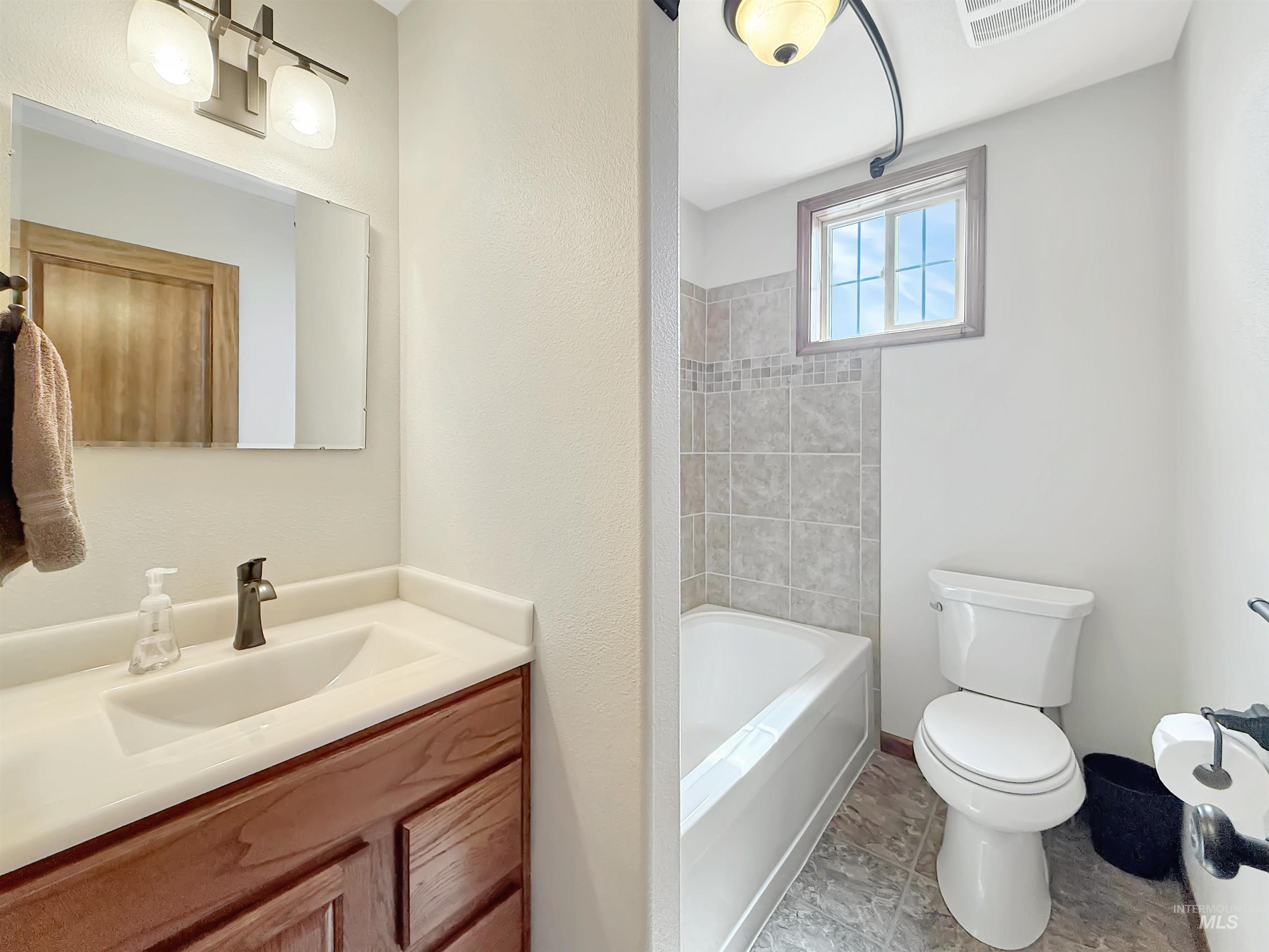148 Meadow Grass Loop Property Photo 28