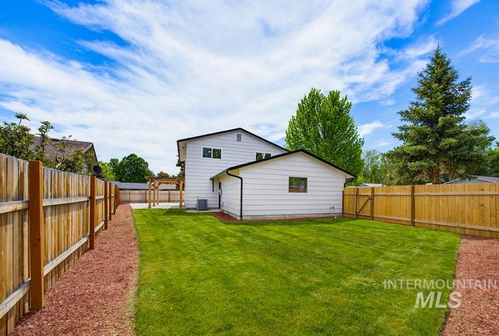 670 S Berwick Dr Property Photo 16