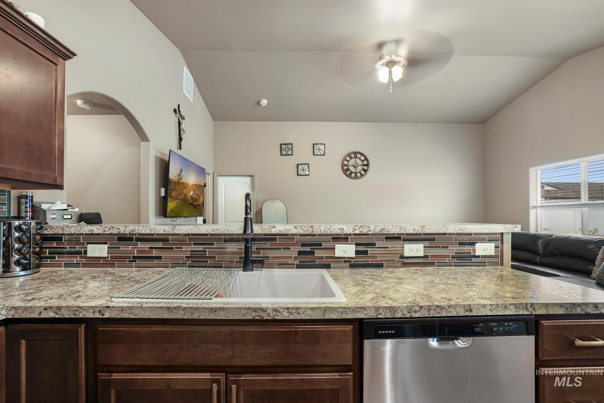 523 W Avenue H Property Photo 10