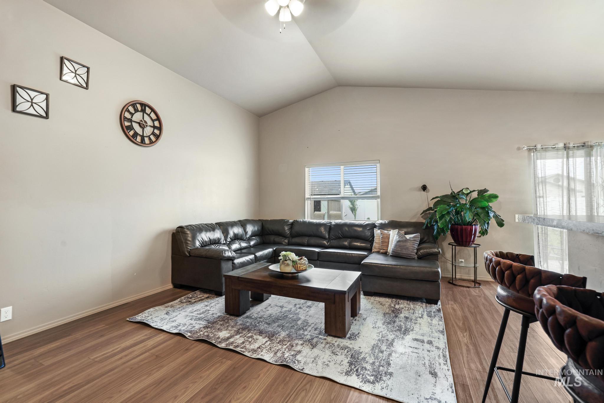 523 W Avenue H Property Photo 16