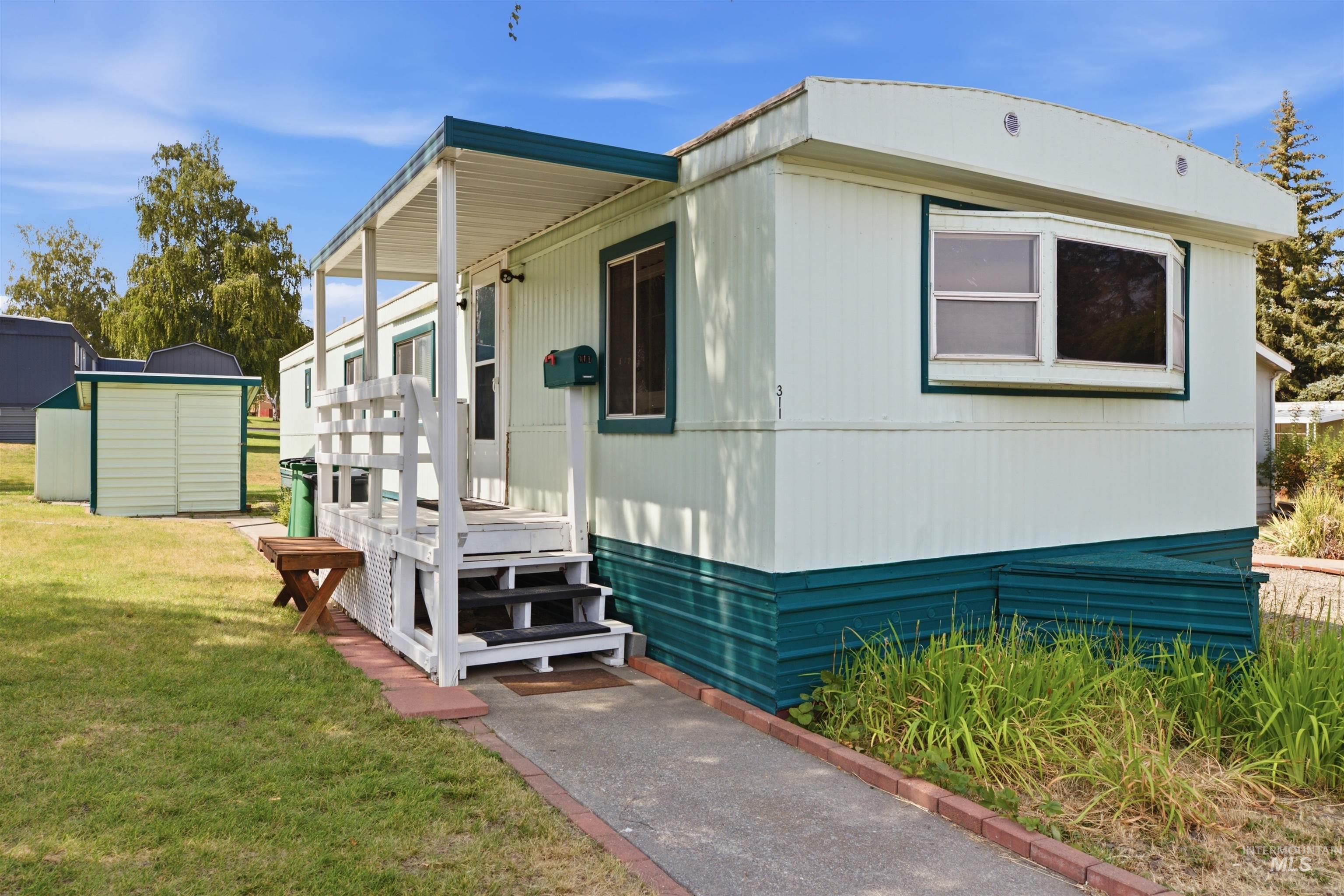 411 Almon Property Photo 1