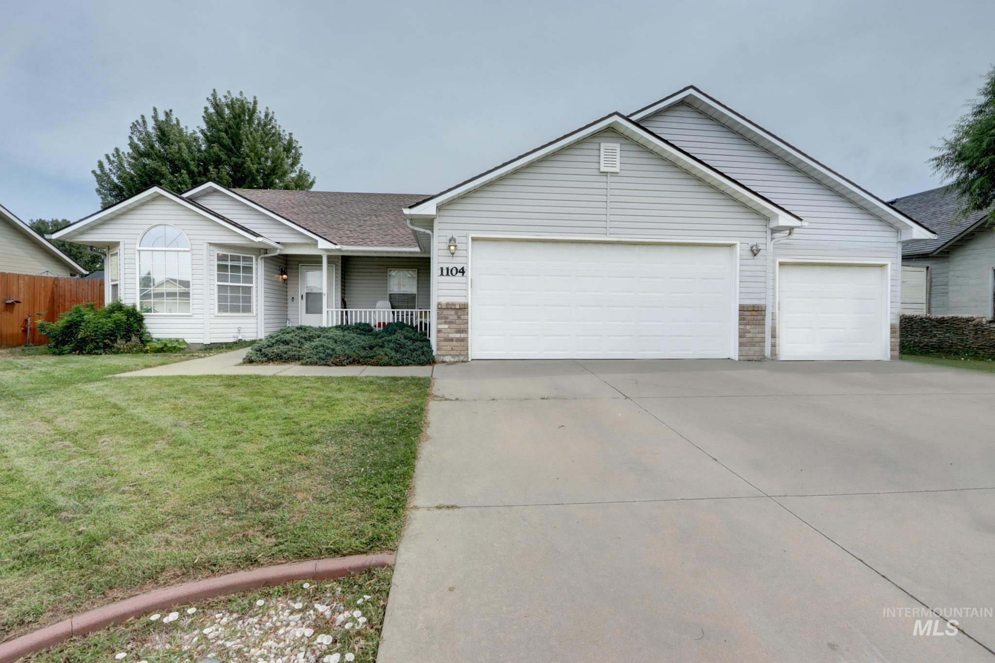 1104 Vanity Peak Dr
