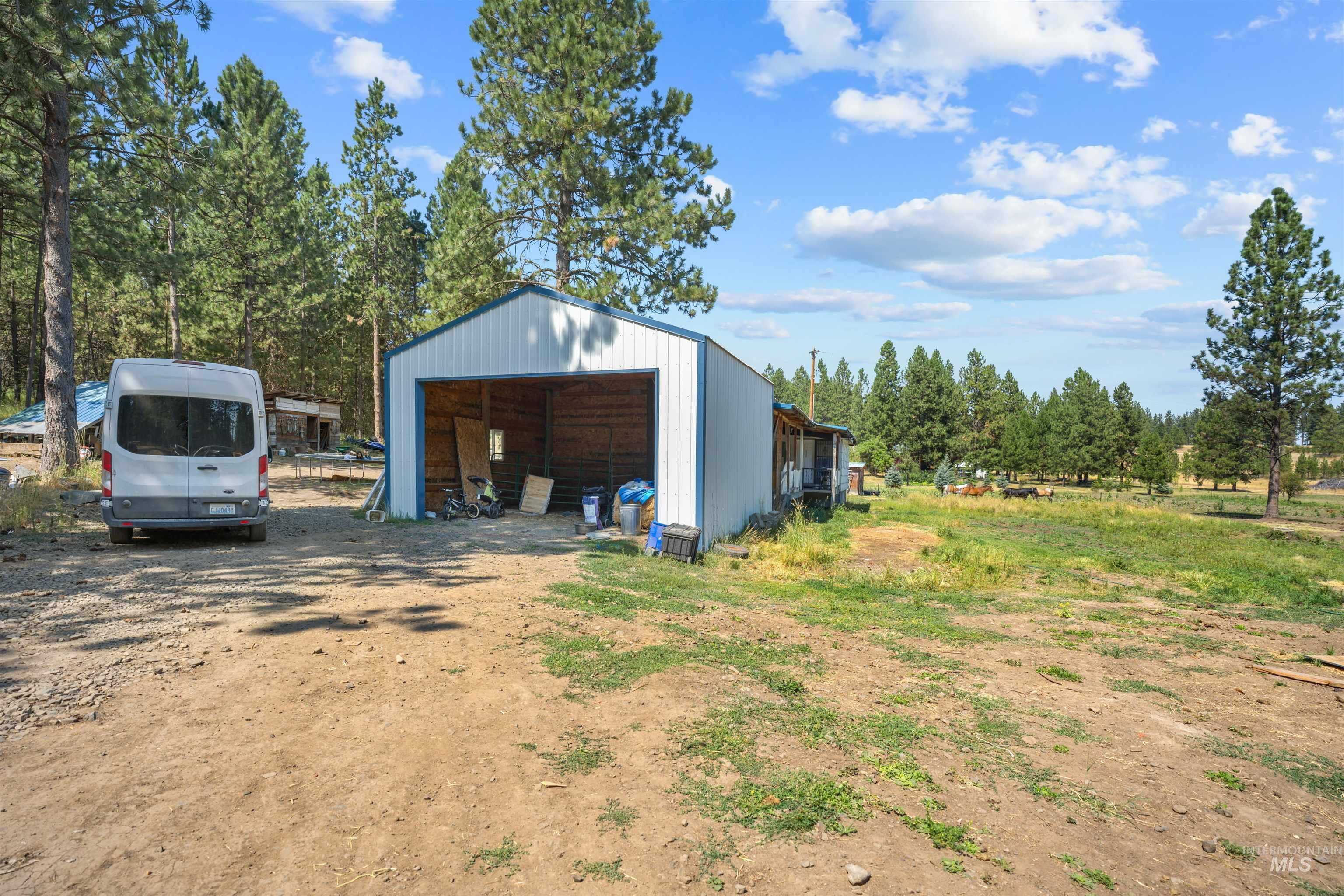 1910 East Mountain Rd Property Photo 1