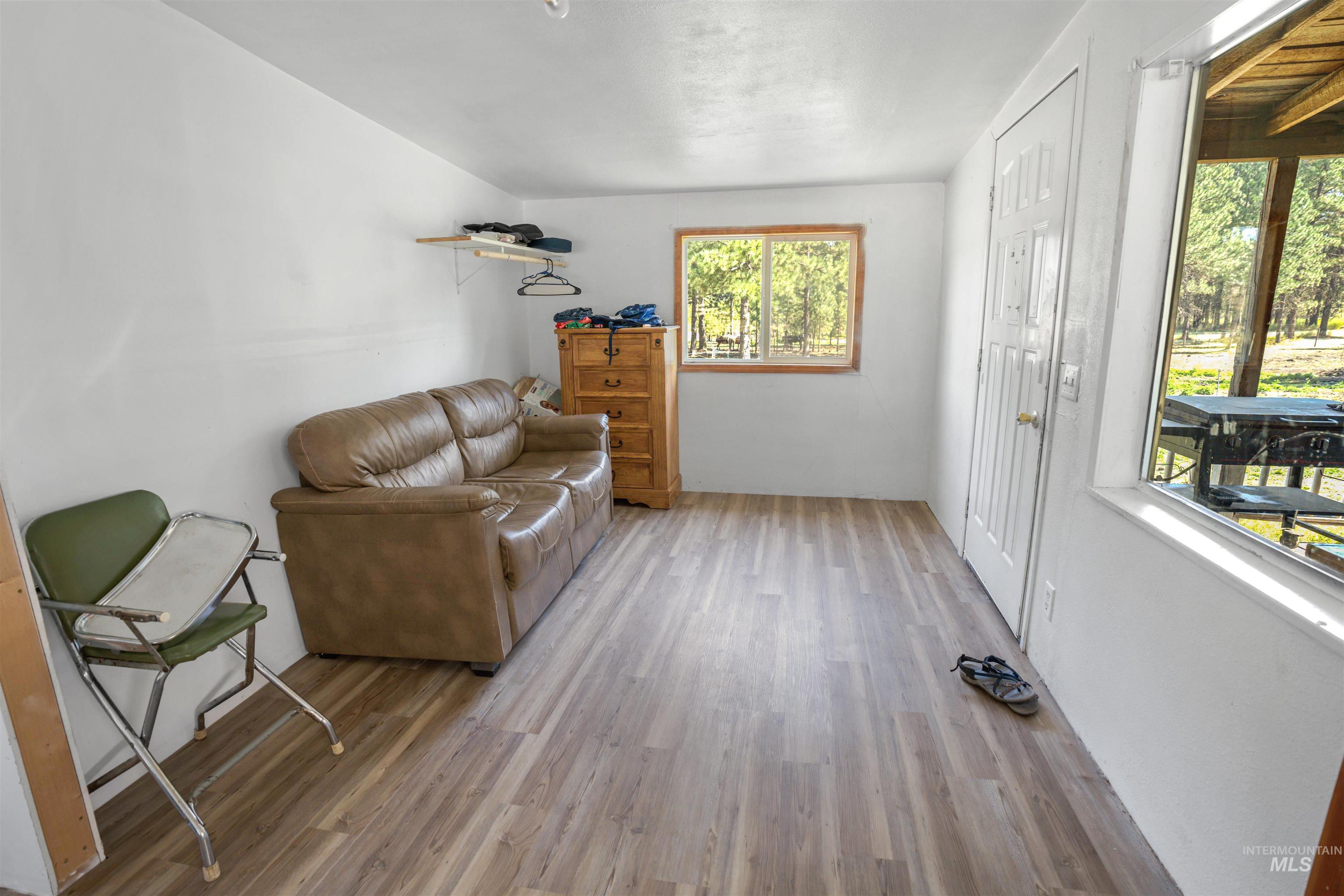 1910 East Mountain Rd Property Photo 10
