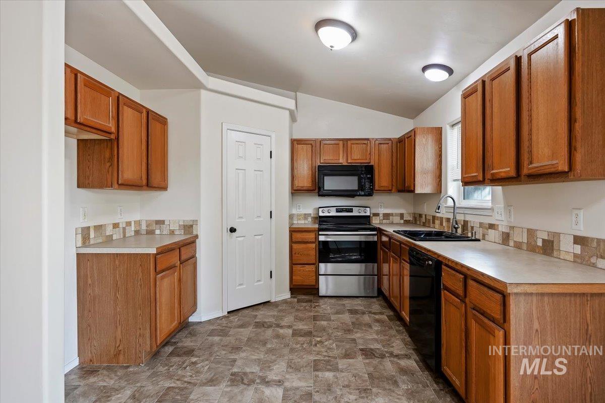 226 Teton St Property Photo 8
