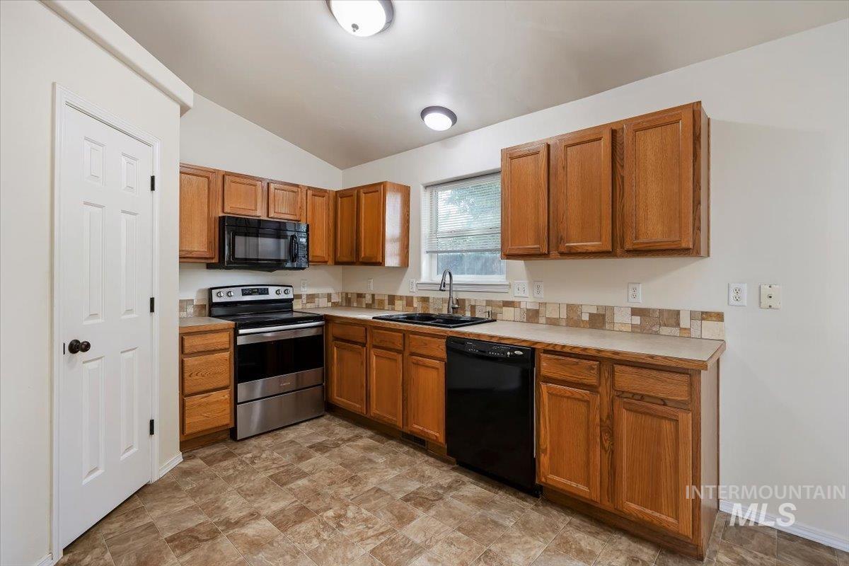226 Teton St Property Photo 9