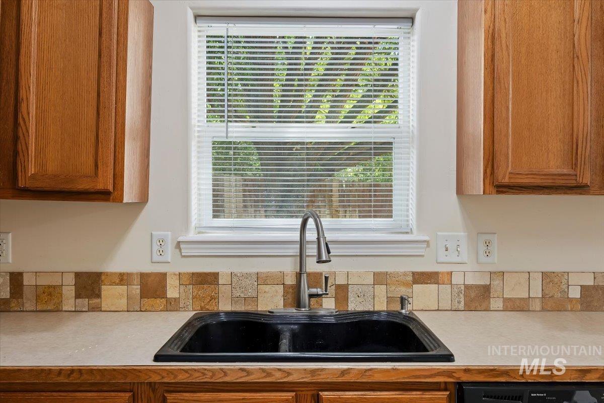 226 Teton St Property Photo 11