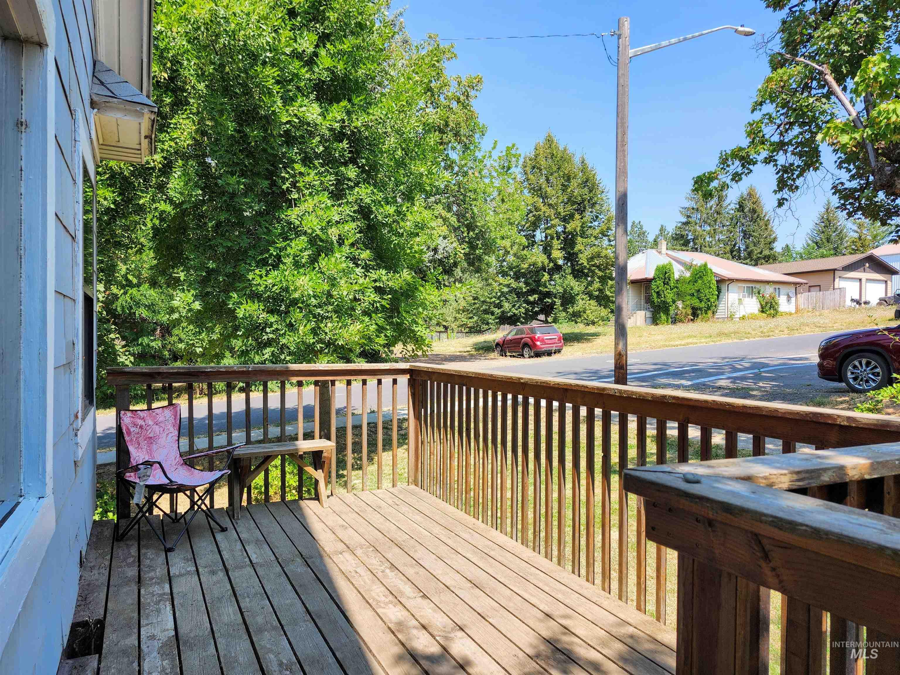 980 Larch Street Property Photo 6