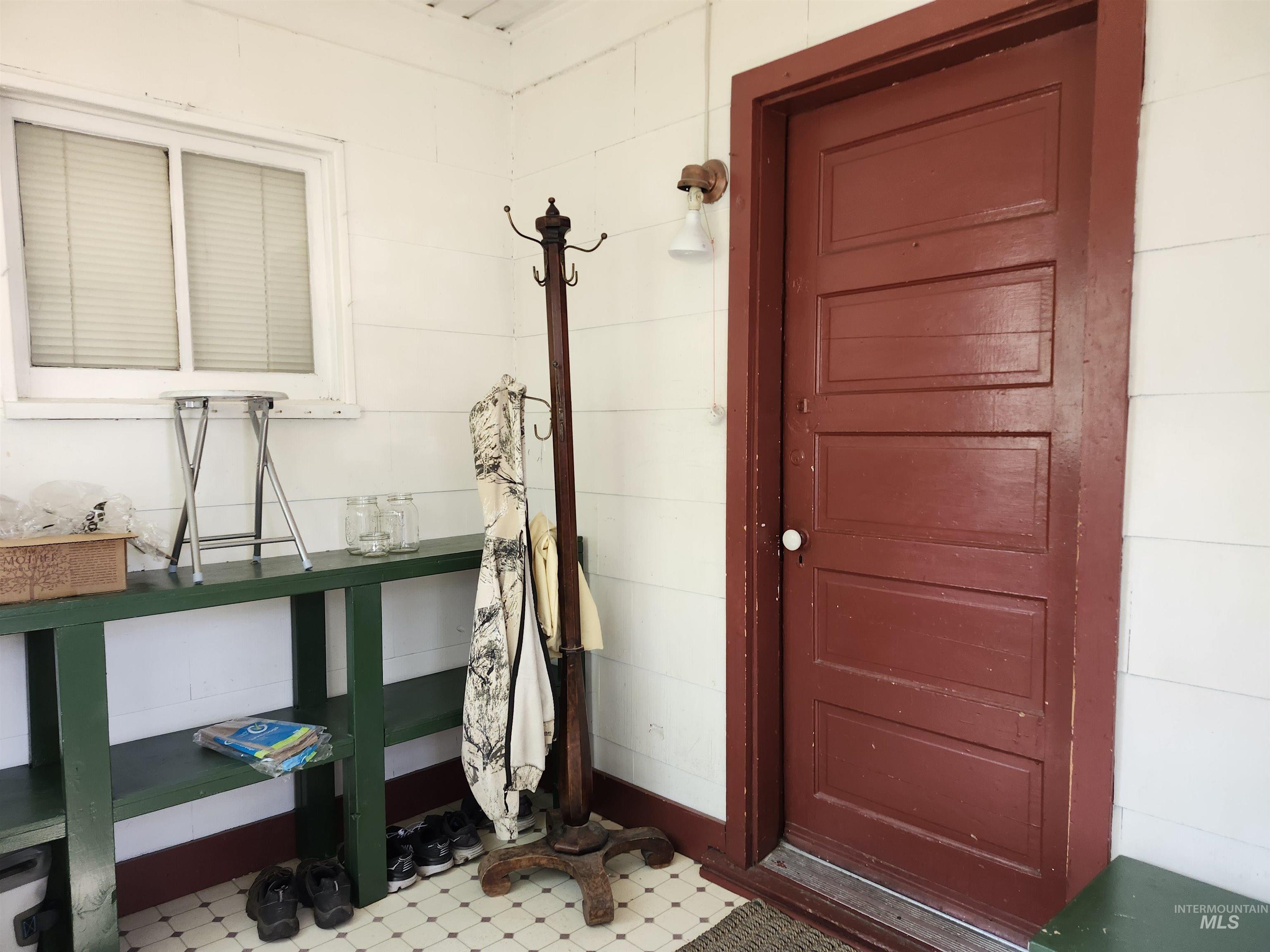 980 Larch Street Property Photo 8