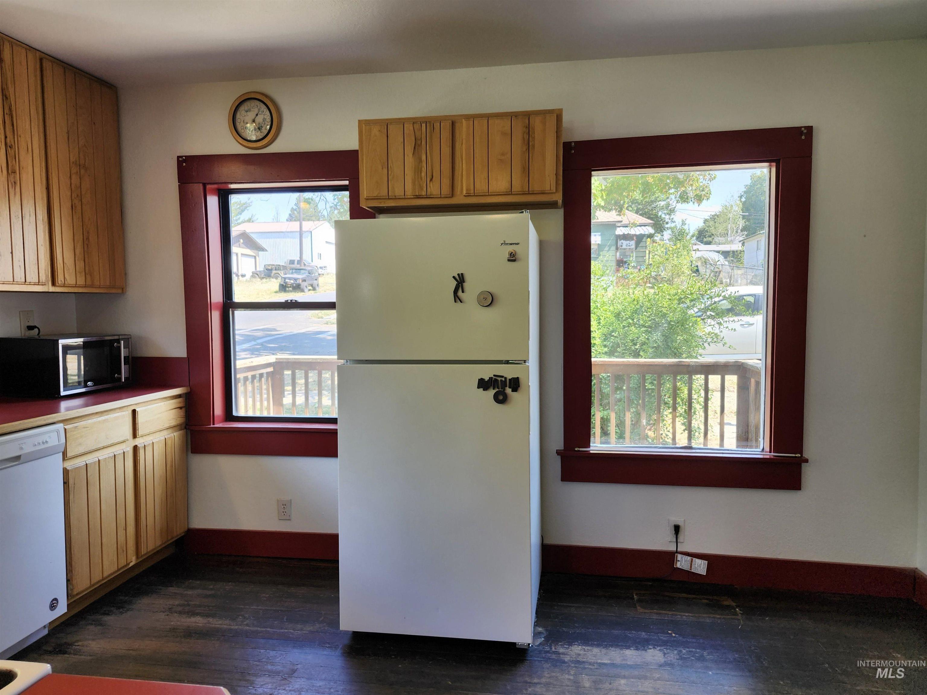 980 Larch Street Property Photo 12