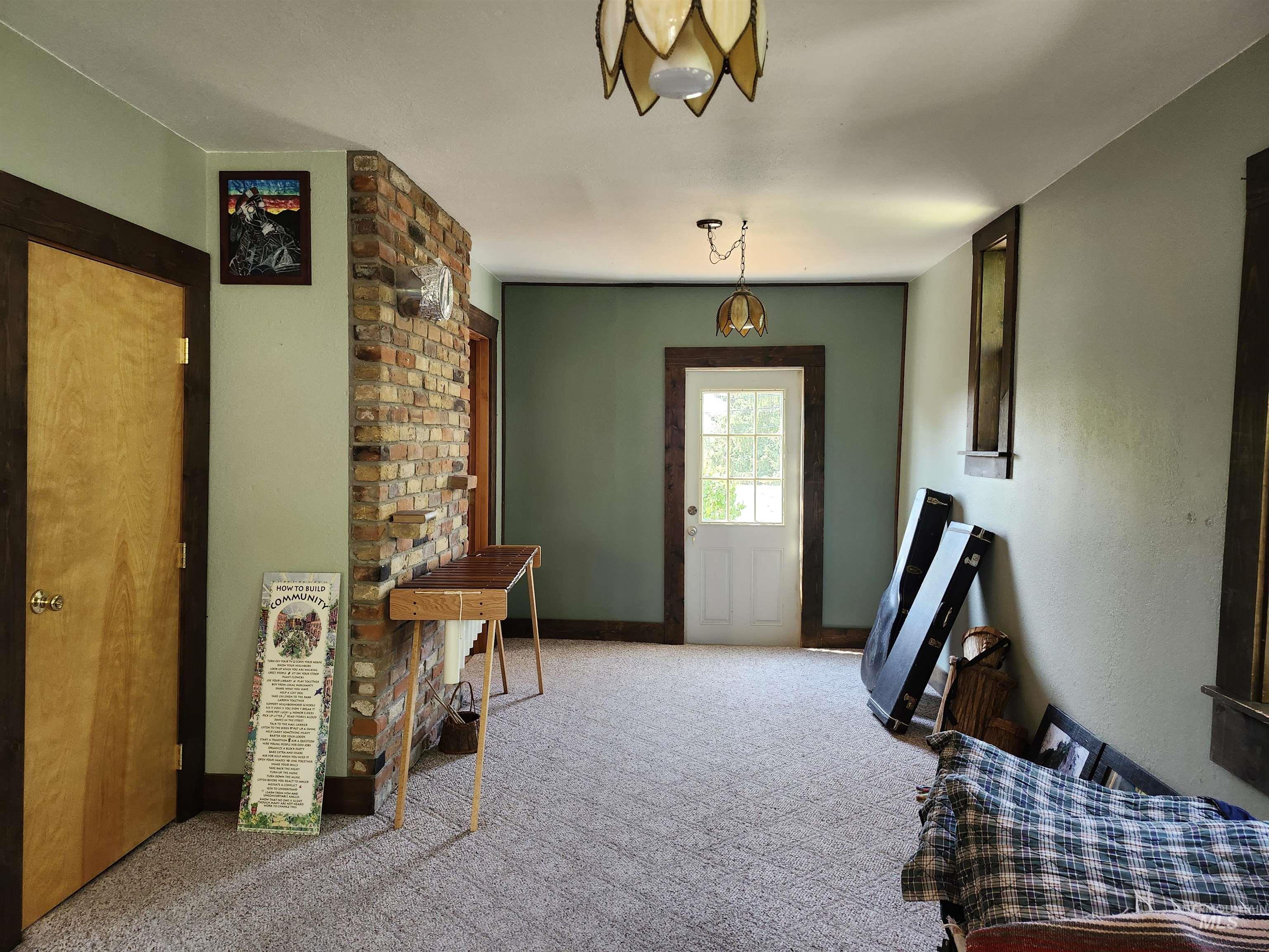 980 Larch Street Property Photo 14