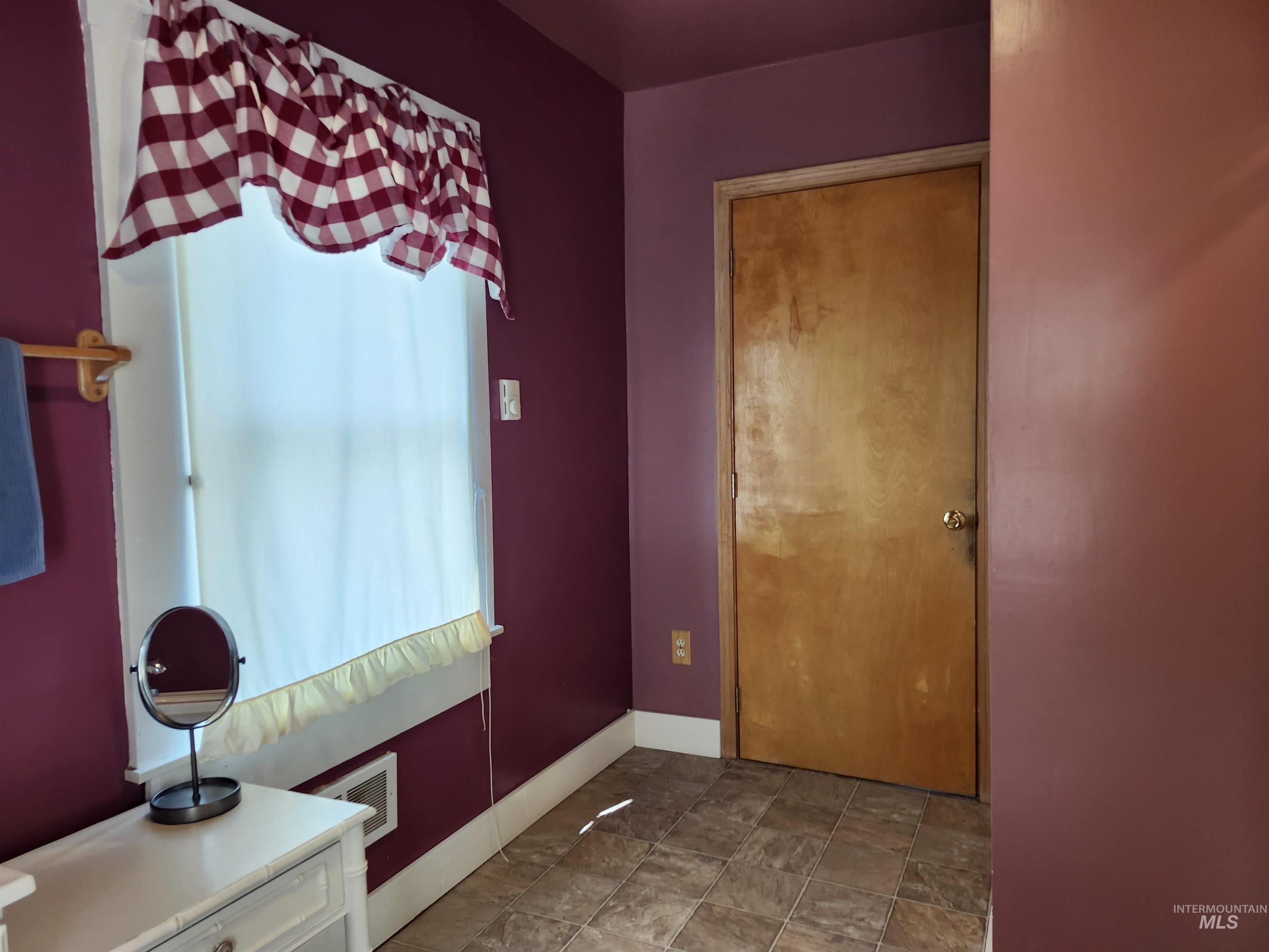 980 Larch Street Property Photo 19