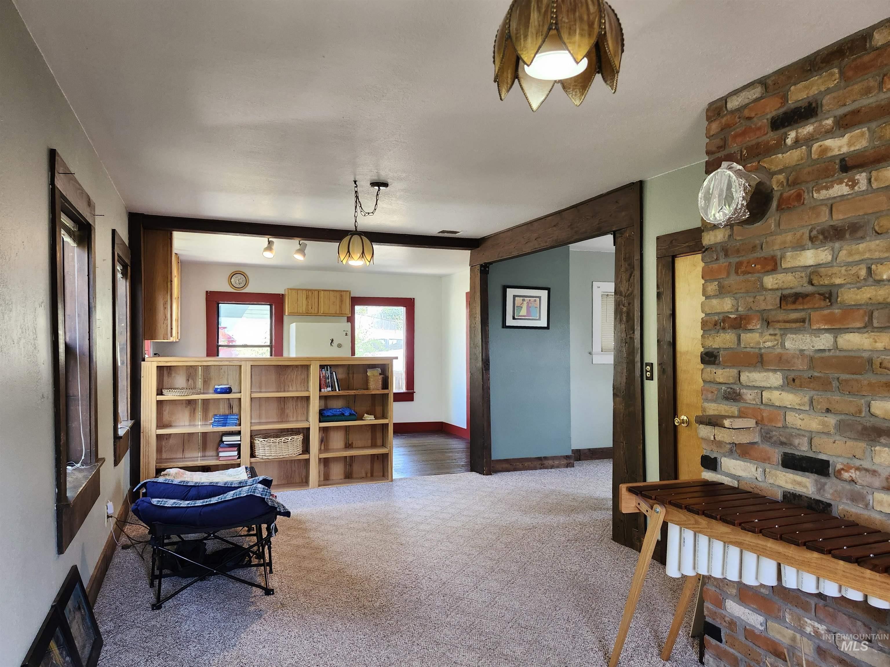 980 Larch Street Property Photo 20