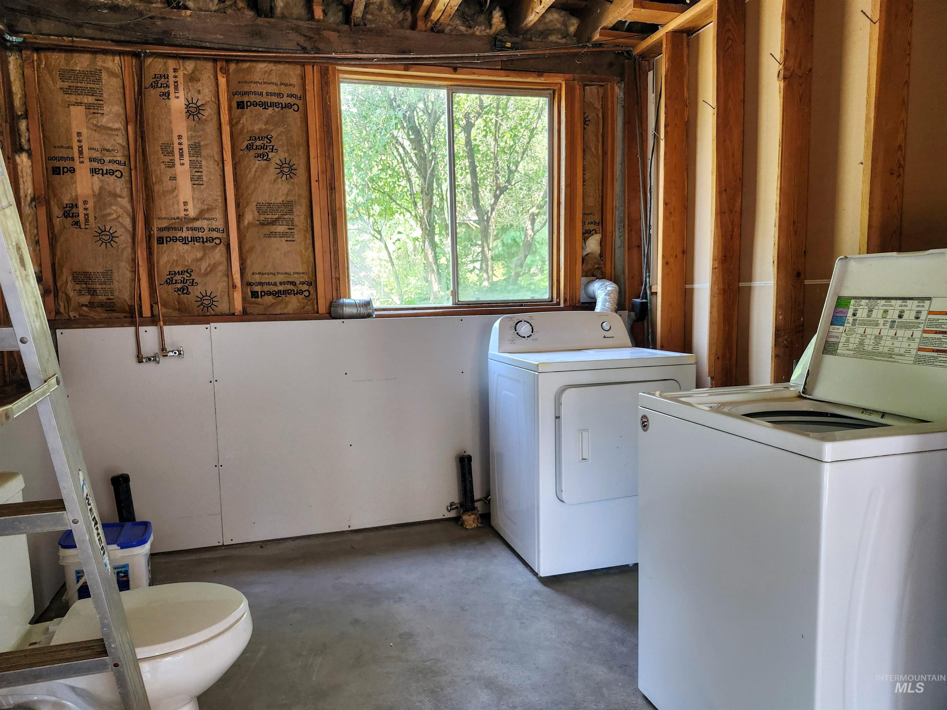 980 Larch Street Property Photo 33