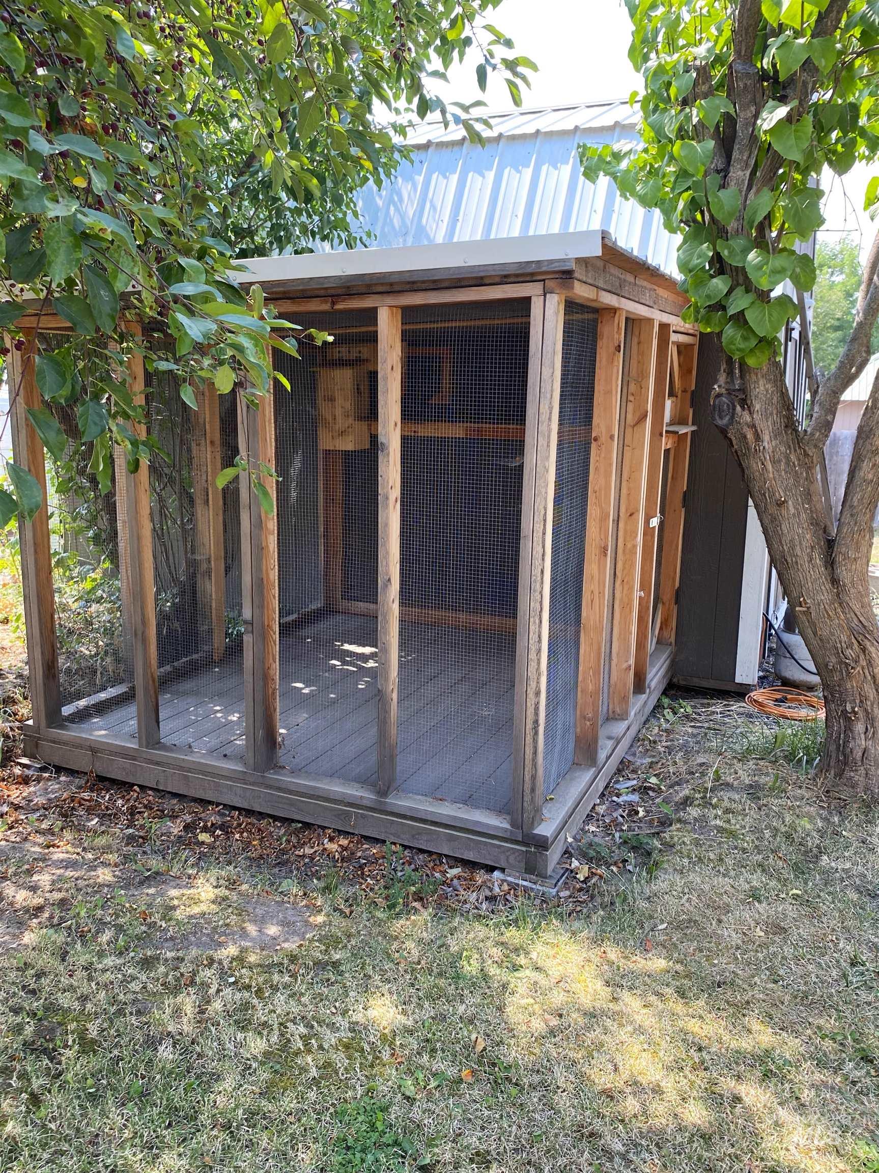 980 Larch Street Property Photo 45