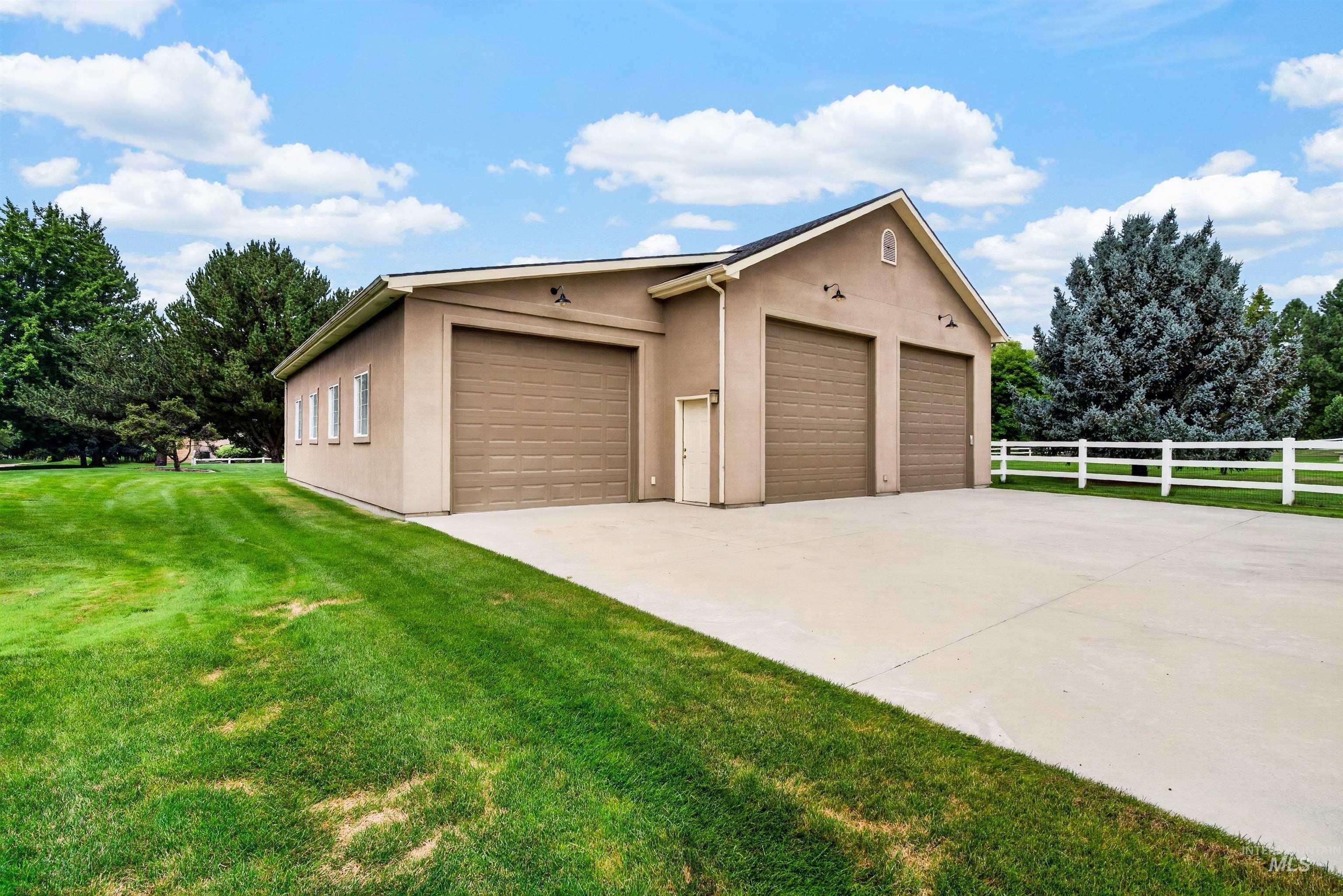 2684 W Champagne Drive Property Photo 49