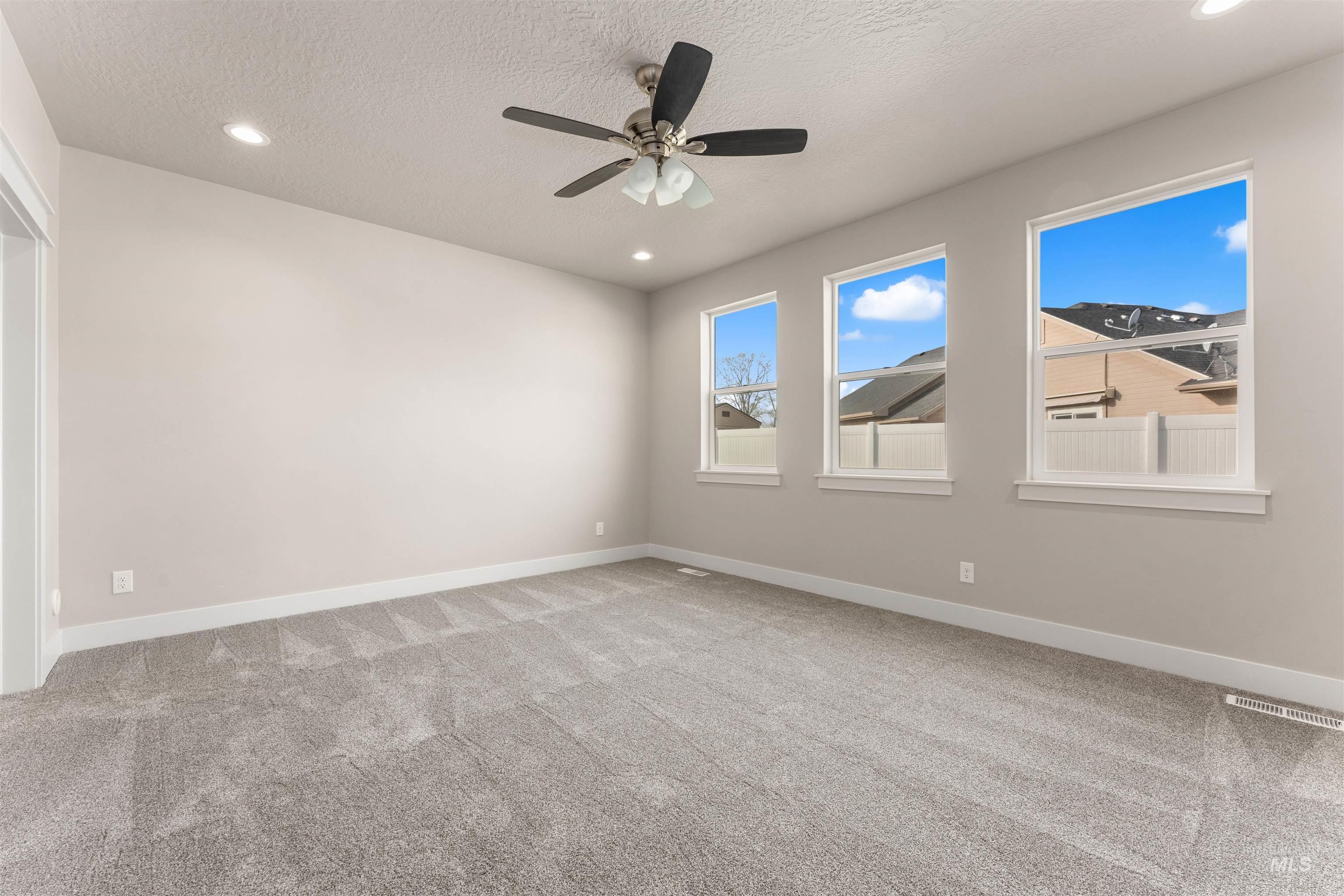 77 S Daybreak Ave Property Photo 10