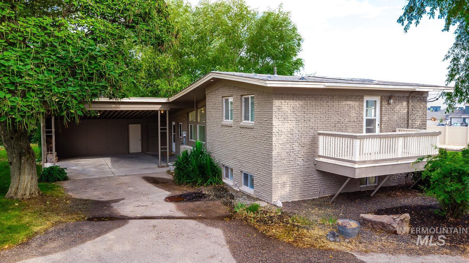 14216 Orchard Ave Property Photo 3