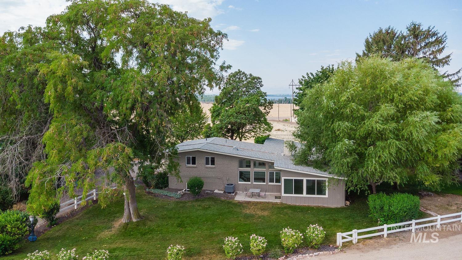 14216 Orchard Ave Property Photo 4