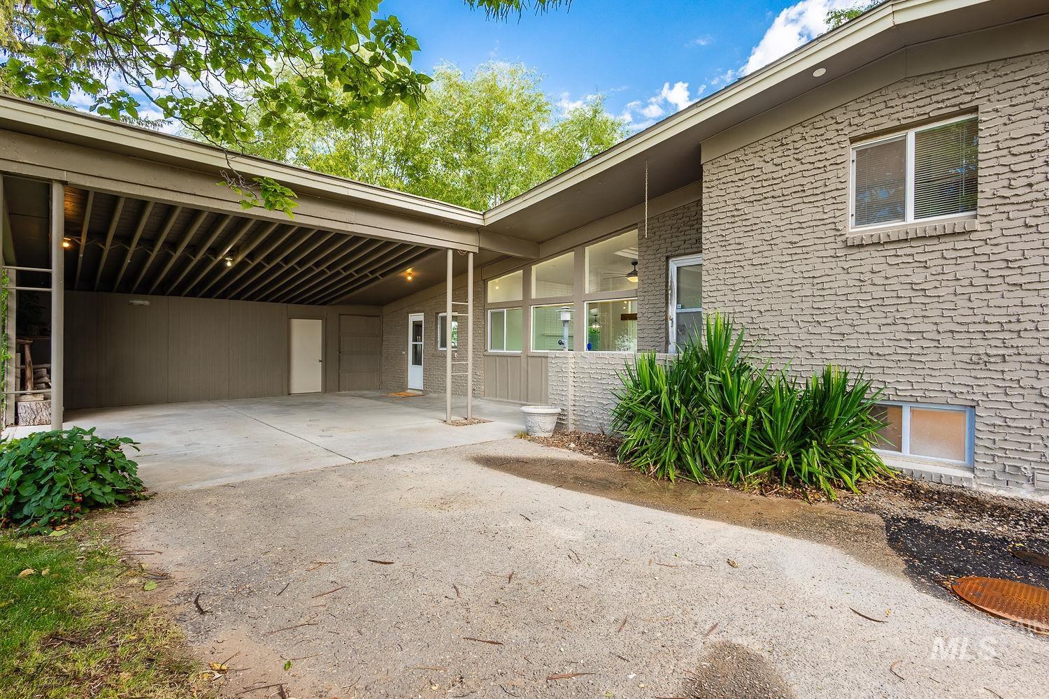 14216 Orchard Ave Property Photo 7