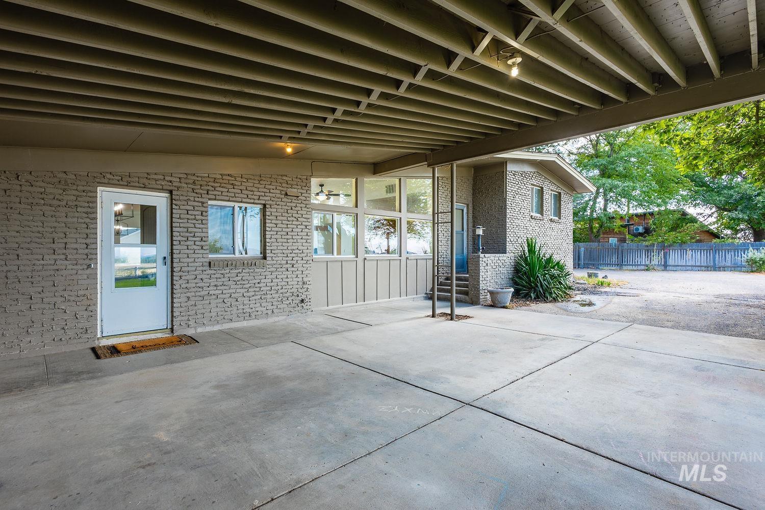 14216 Orchard Ave Property Photo 8
