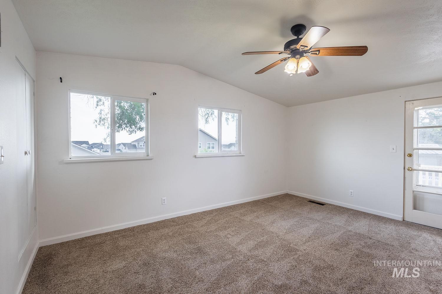 14216 Orchard Ave Property Photo 26