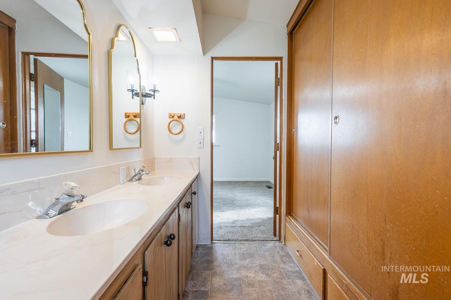14216 Orchard Ave Property Photo 30