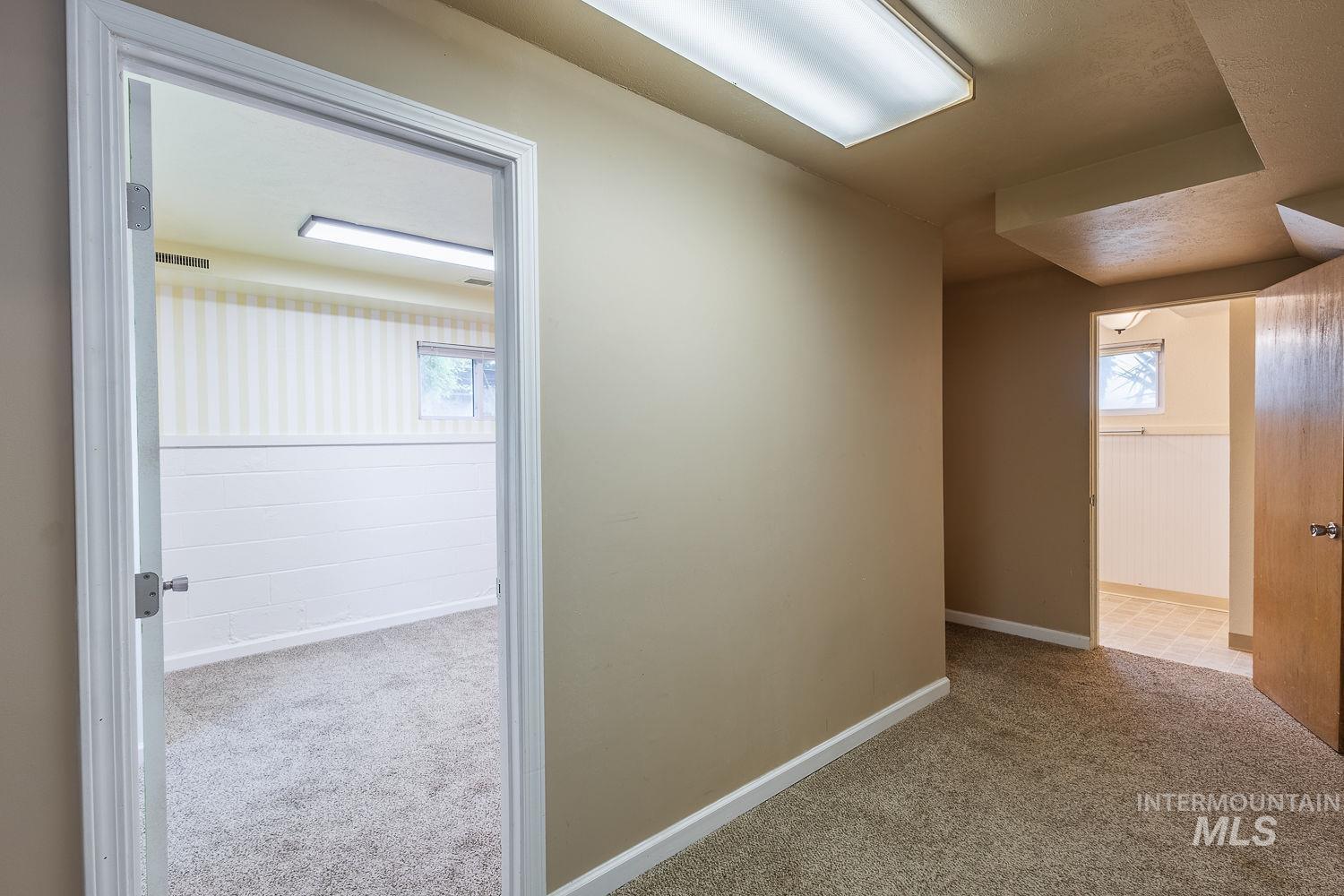 14216 Orchard Ave Property Photo 32