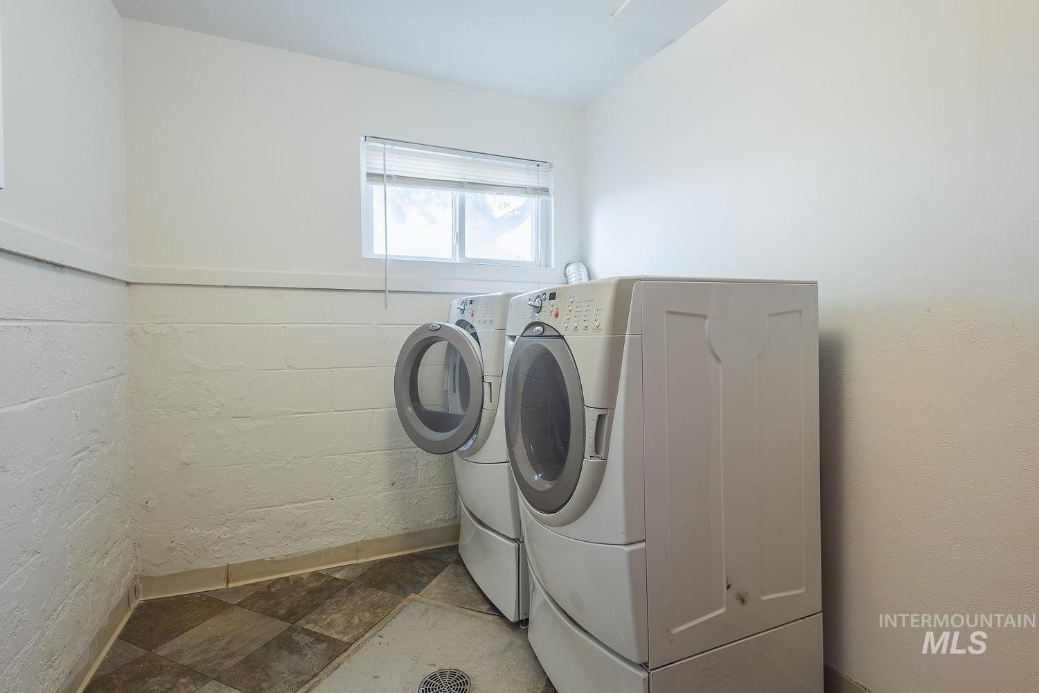 14216 Orchard Ave Property Photo 37