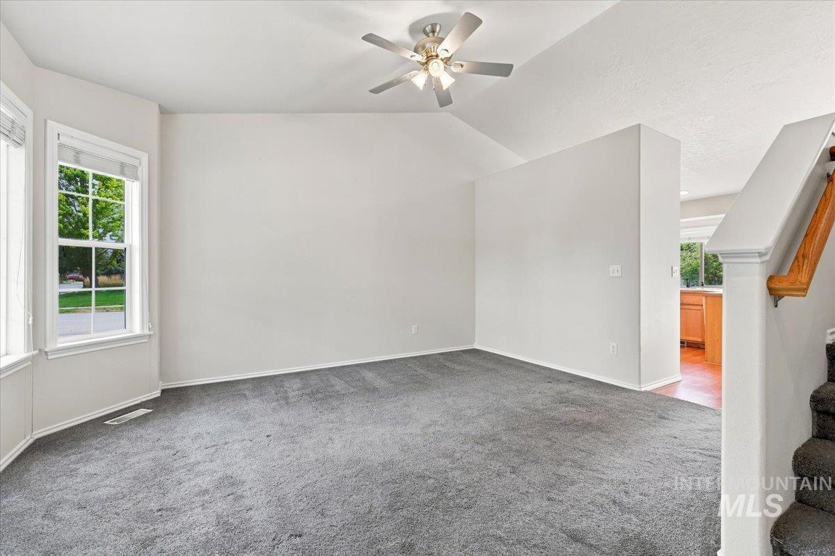 17686 N Armstead Ave Property Photo 9