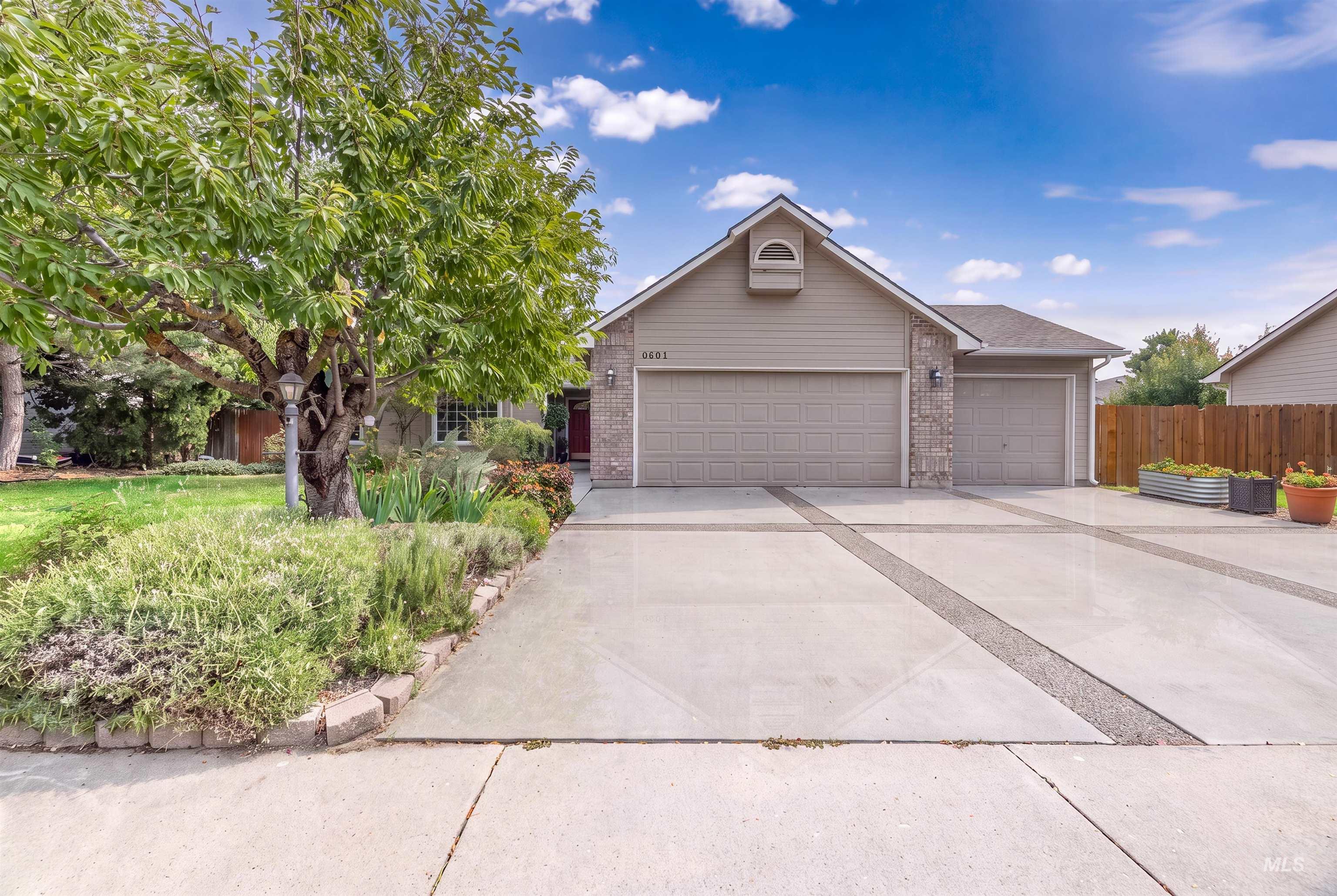 6501 Outlook Dr Property Photo 1