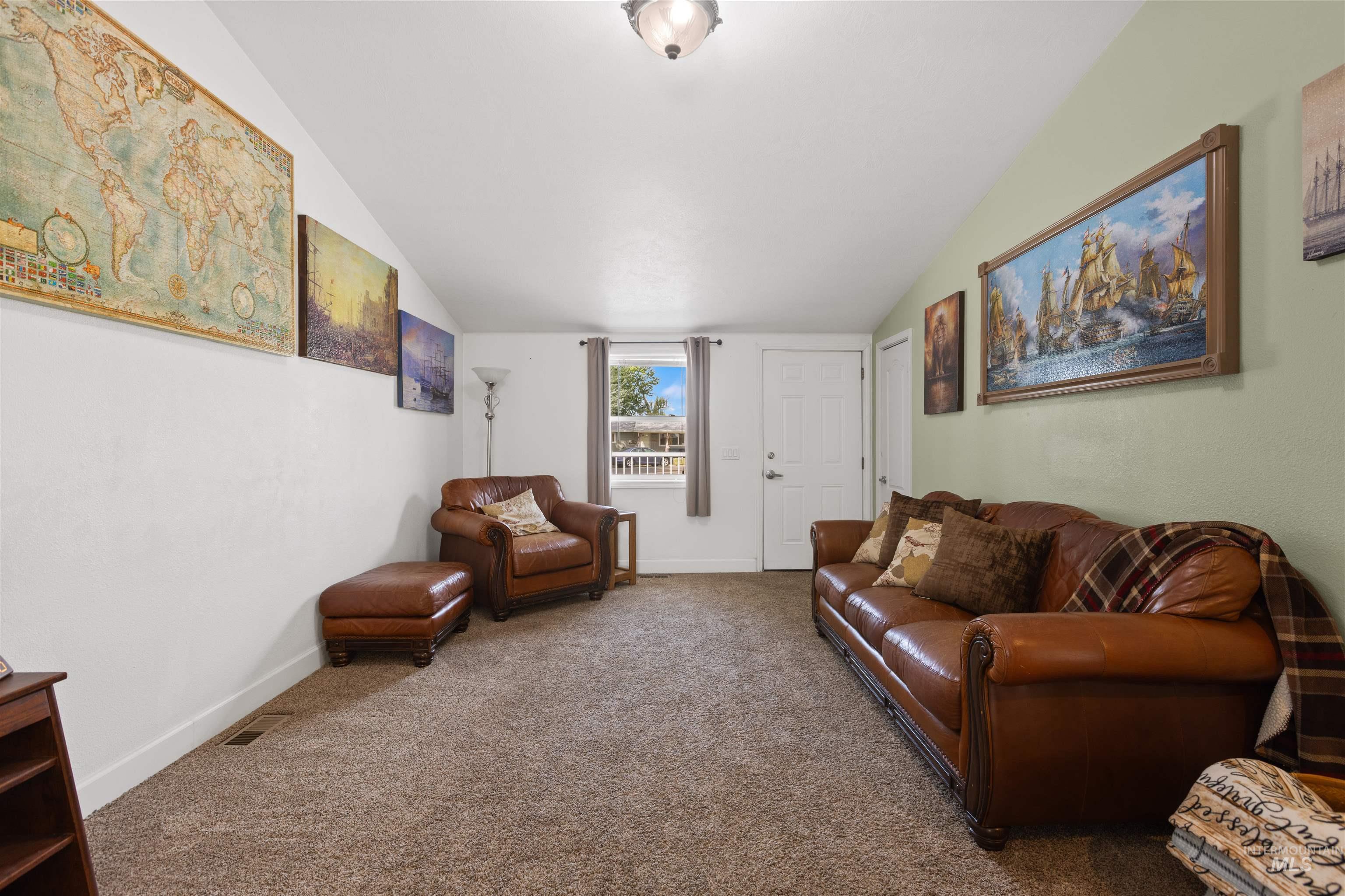 688 Meadow Dr Property Photo 10
