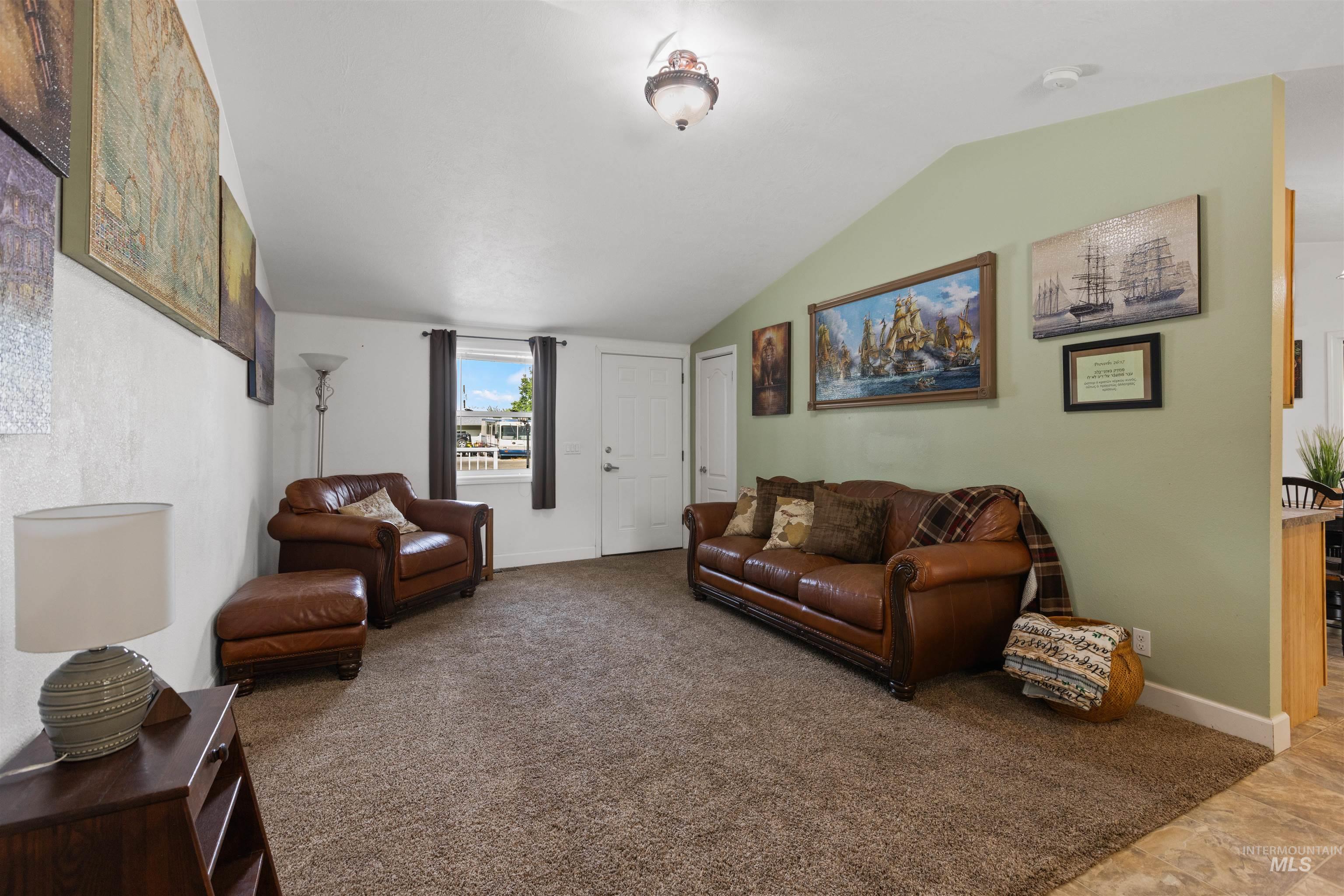688 Meadow Dr Property Photo 11