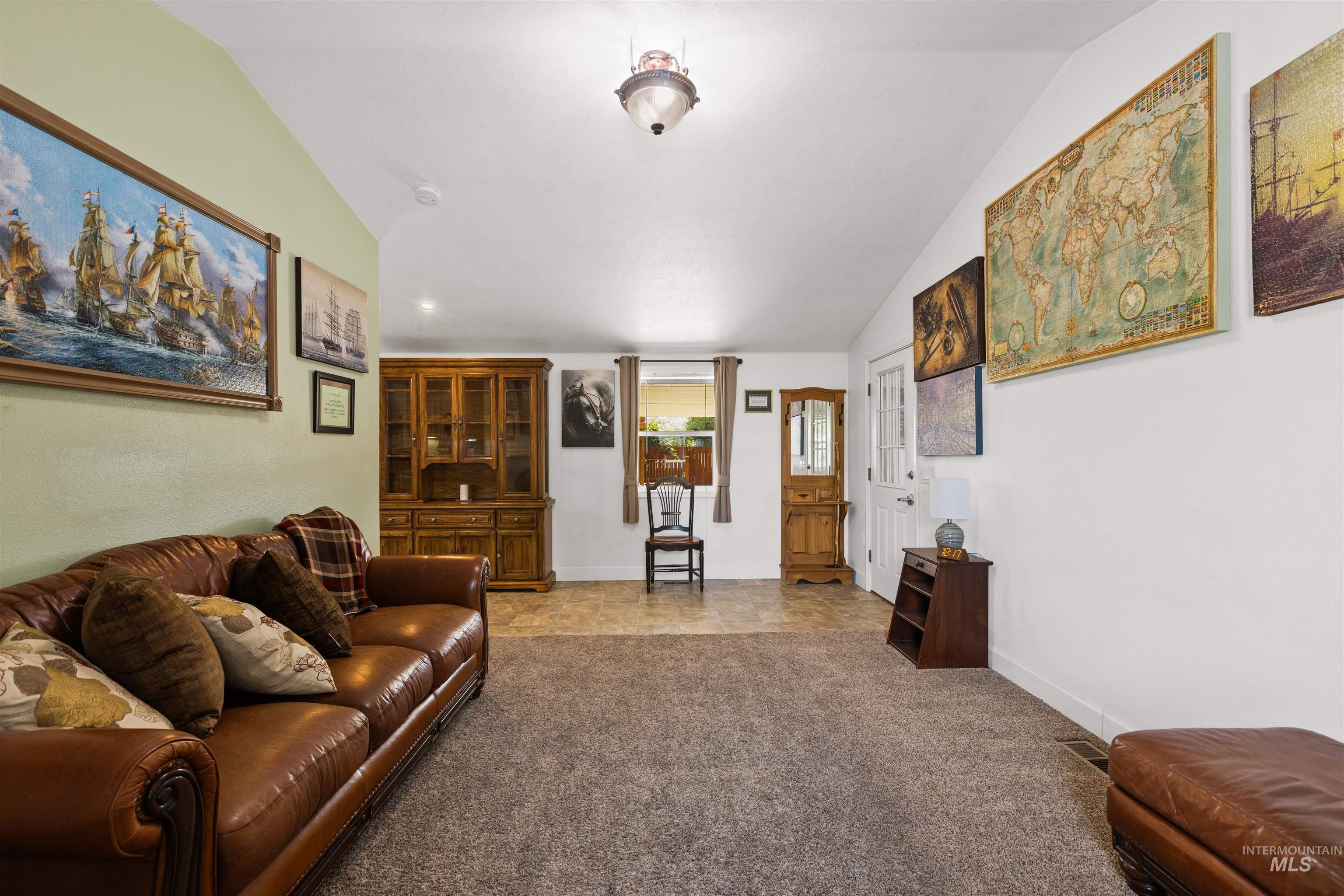 688 Meadow Dr Property Photo 13