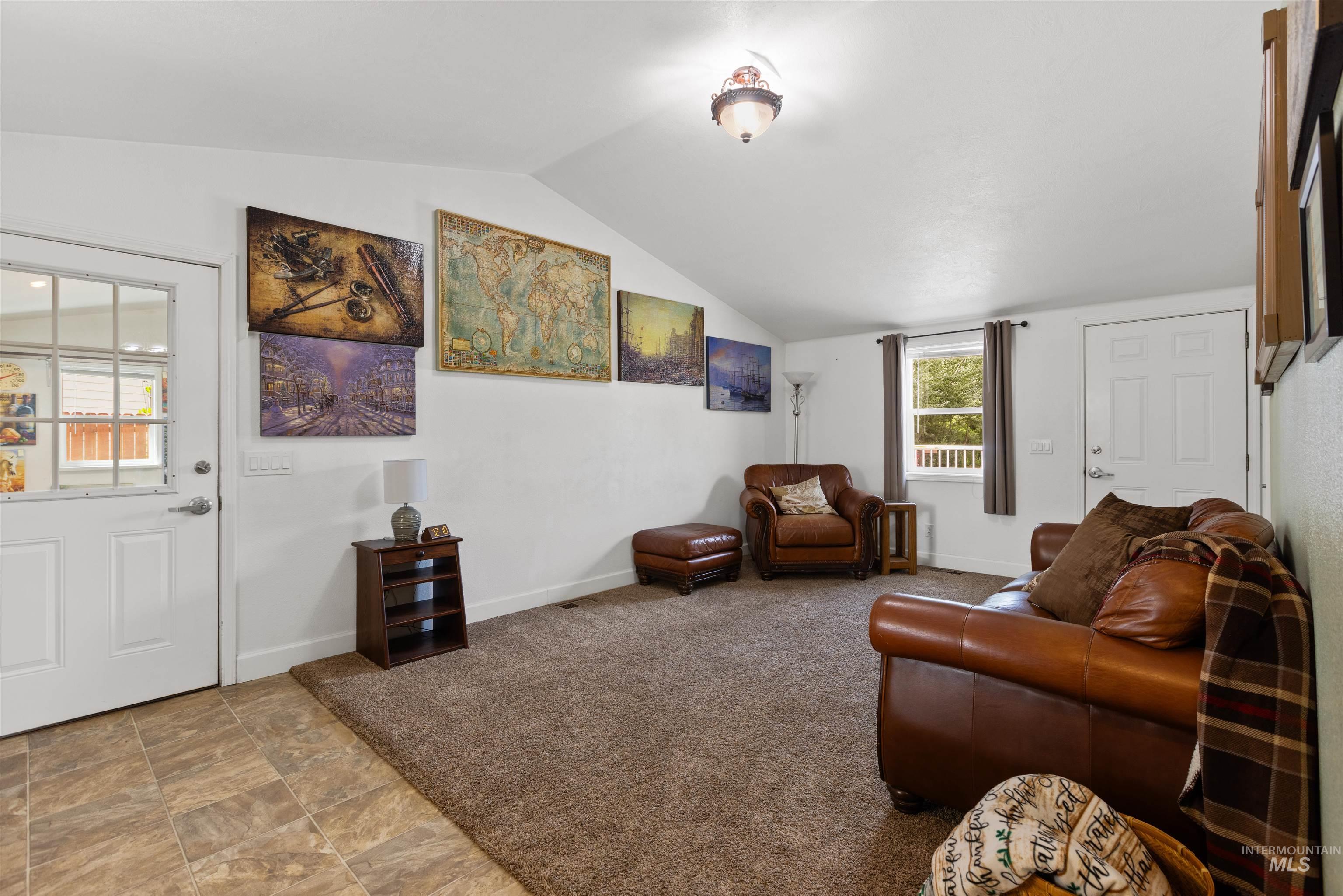 688 Meadow Dr Property Photo 14