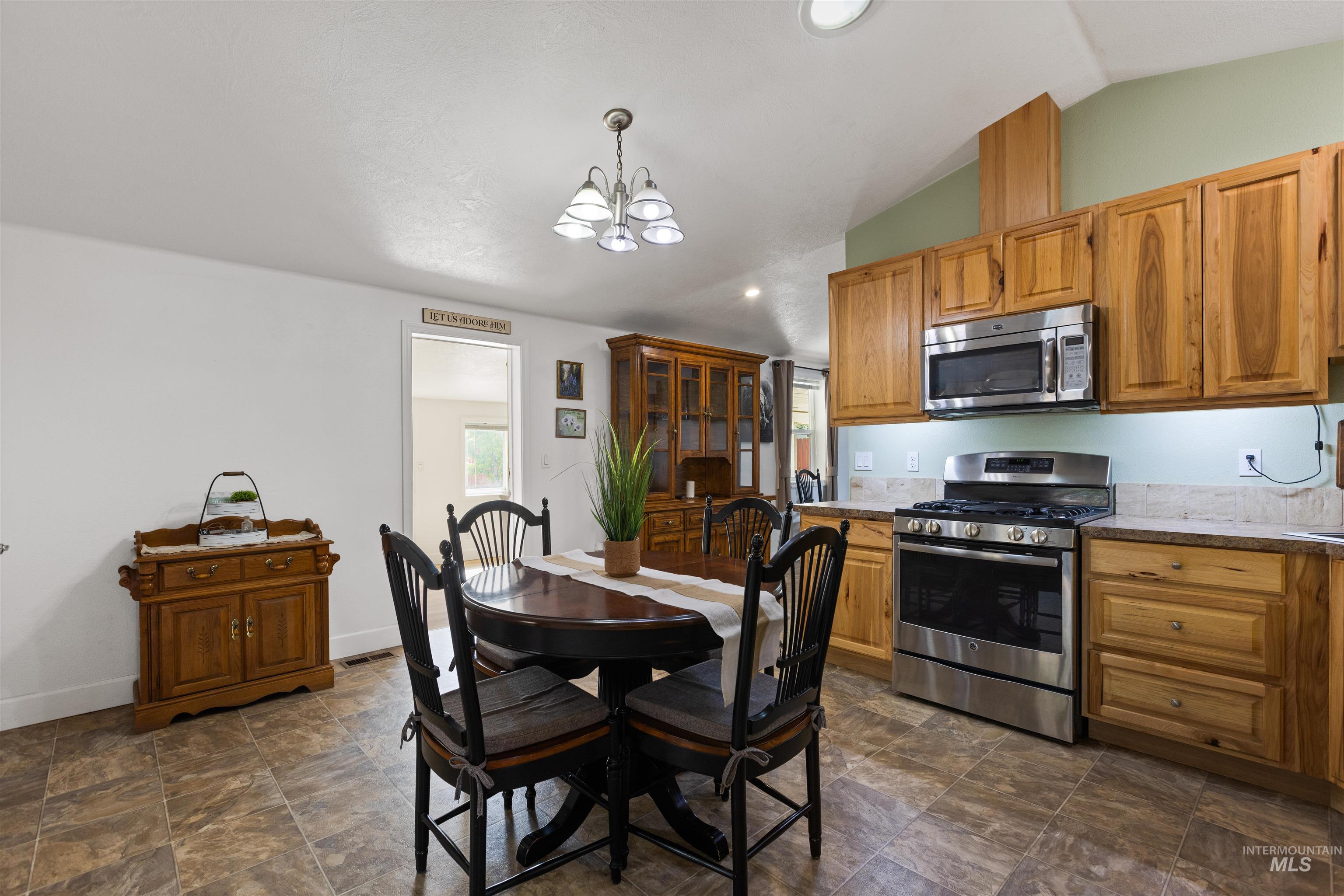 688 Meadow Dr Property Photo 19
