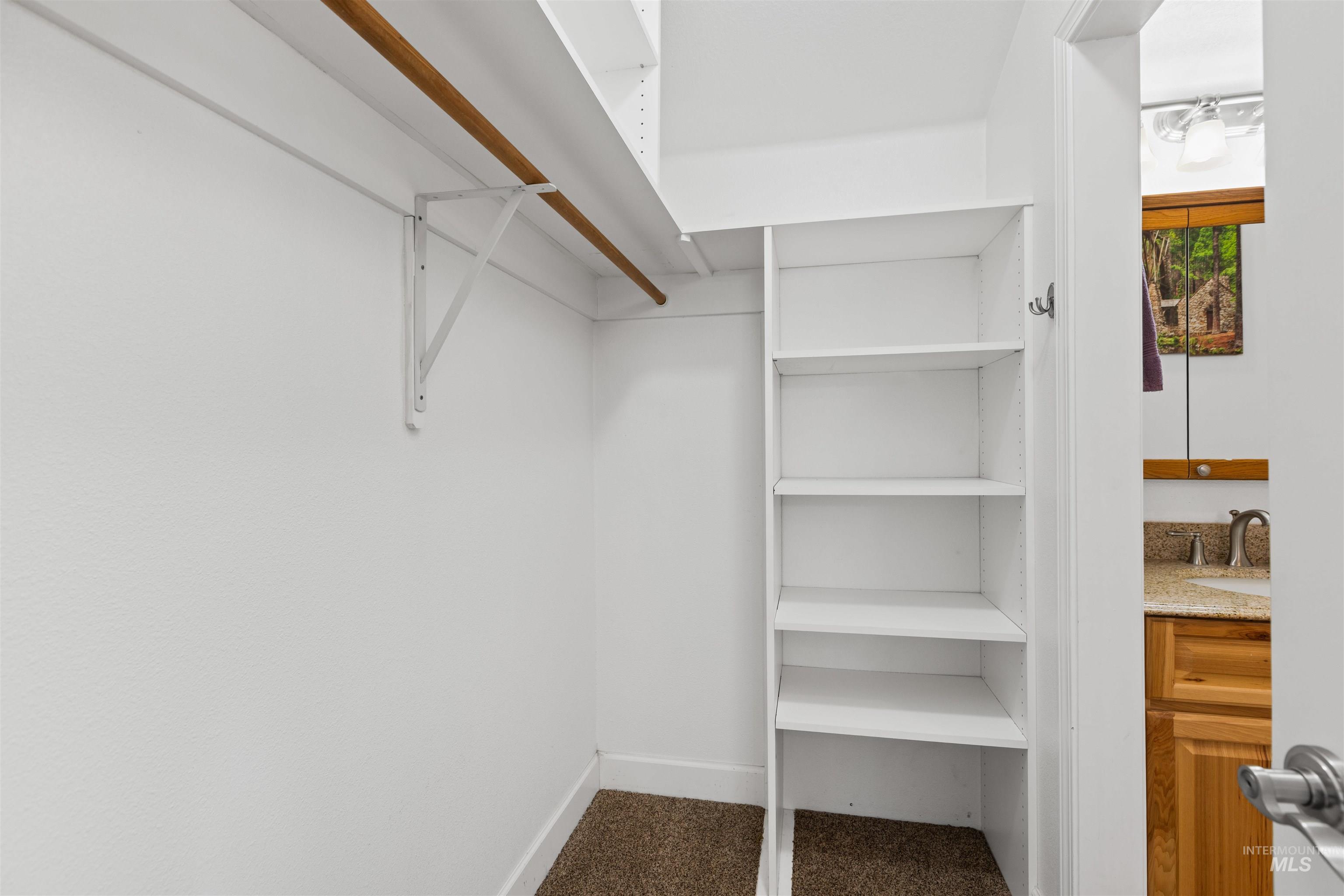 688 Meadow Dr Property Photo 27