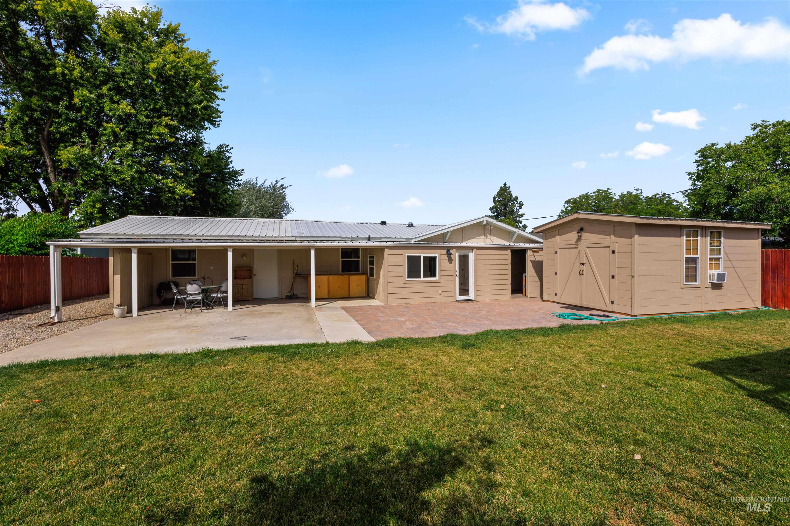 688 Meadow Dr Property Photo 33