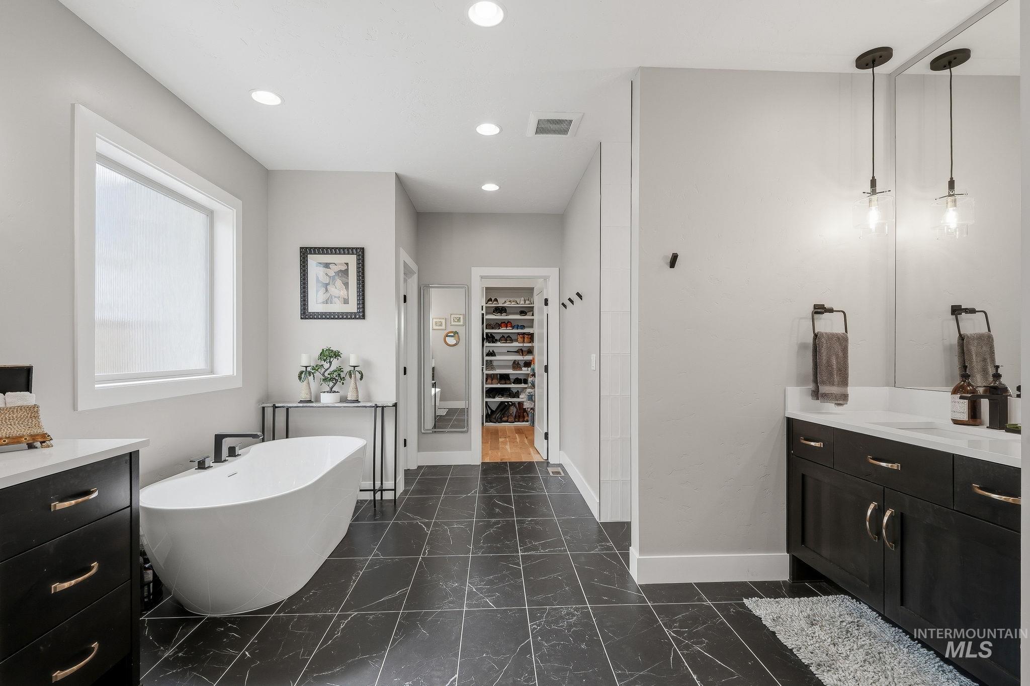 7706 W Meltwater Ln Property Photo 23