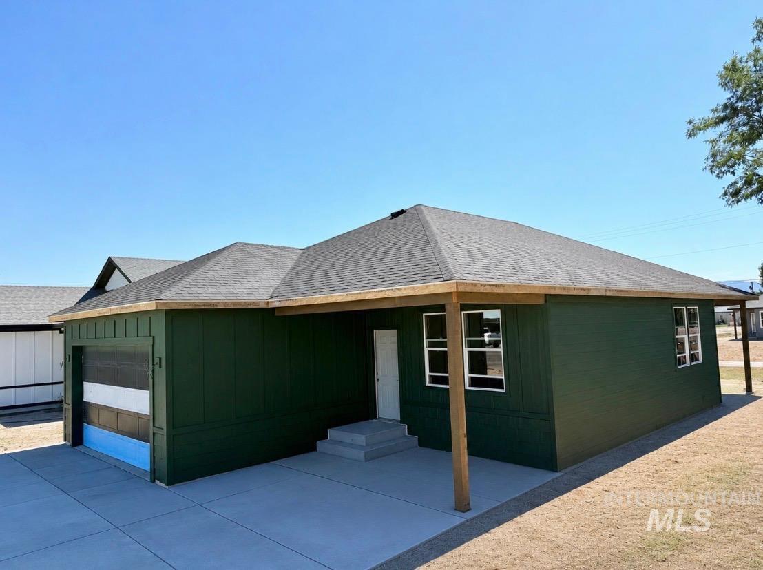171 18th Street Property Photo 1