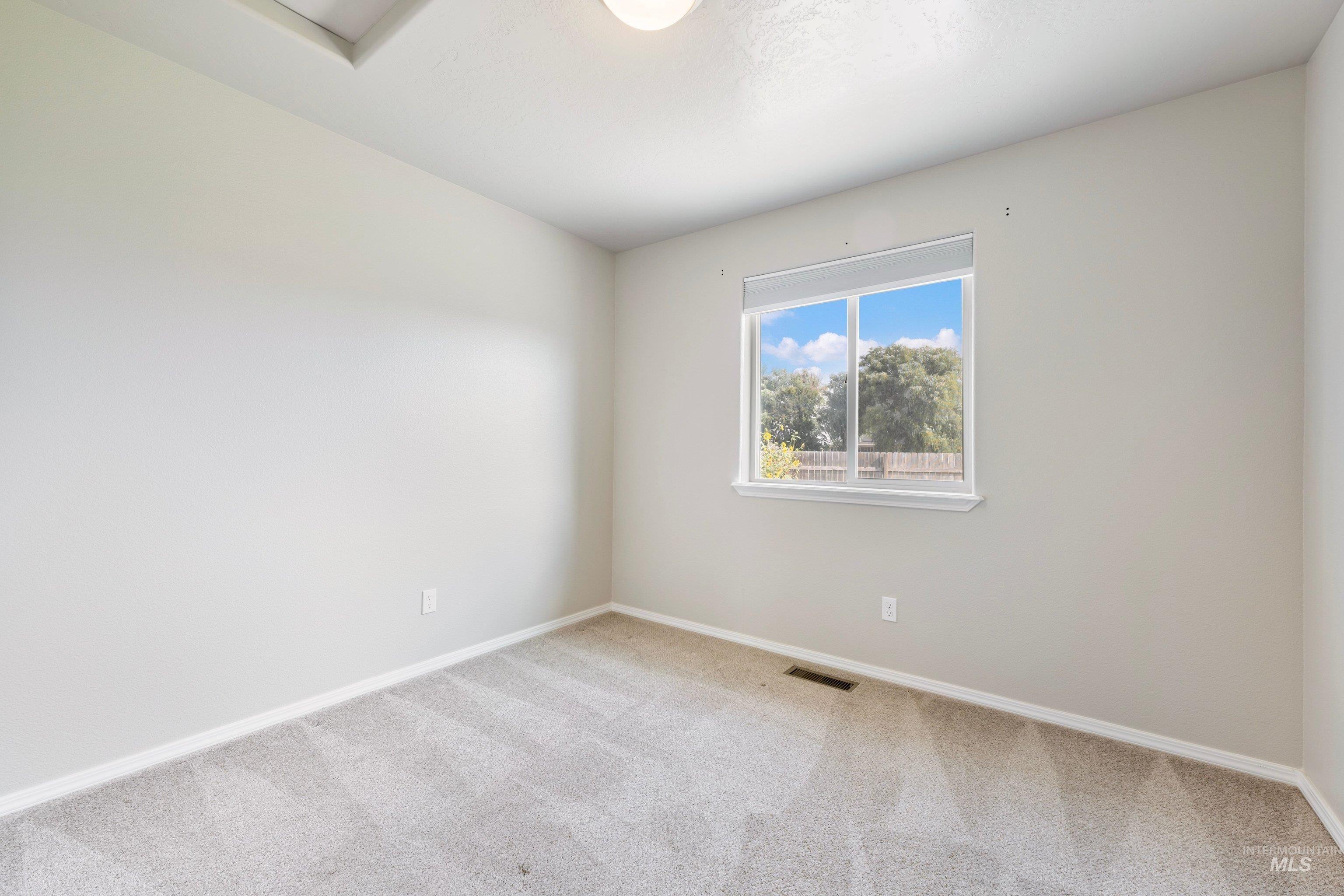12624 Algonquin St Property Photo 24