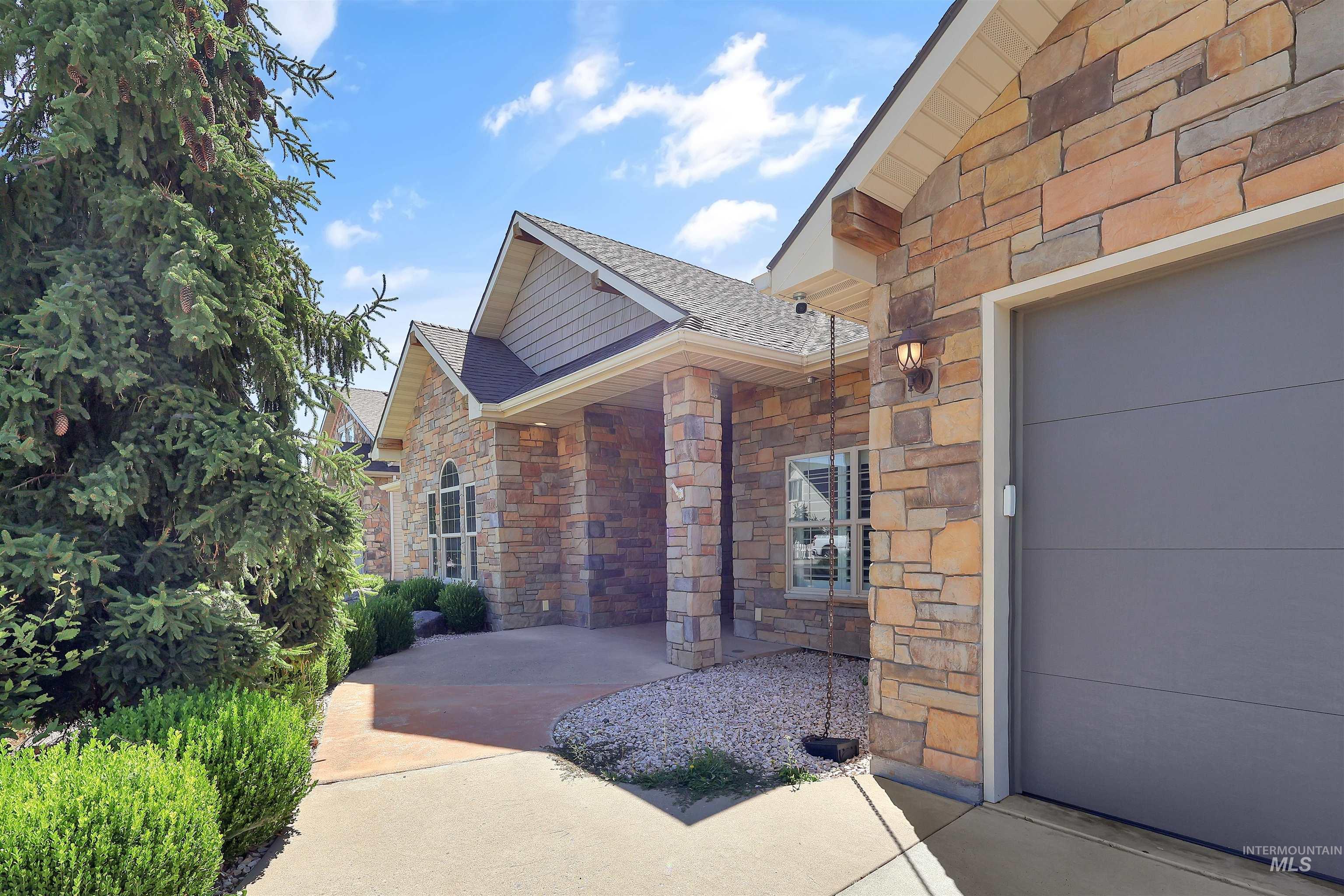 2782 Sun Meadow Dr. Property Photo 3