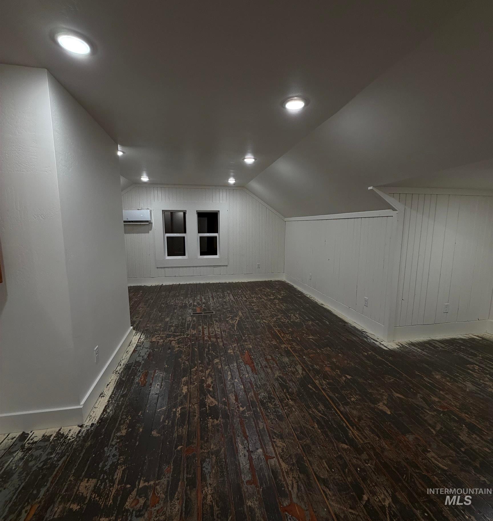 1888 E 2900 S Property Photo 3